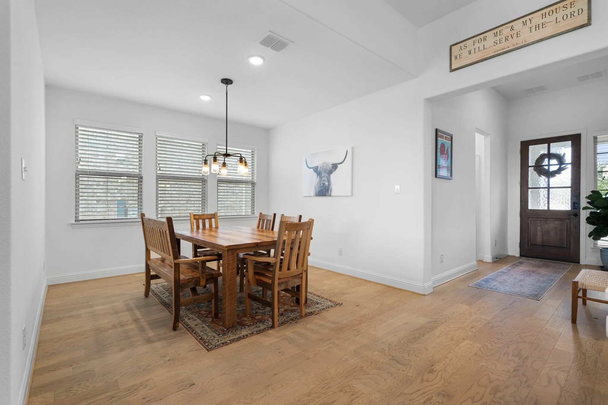 Spacious Dining Area