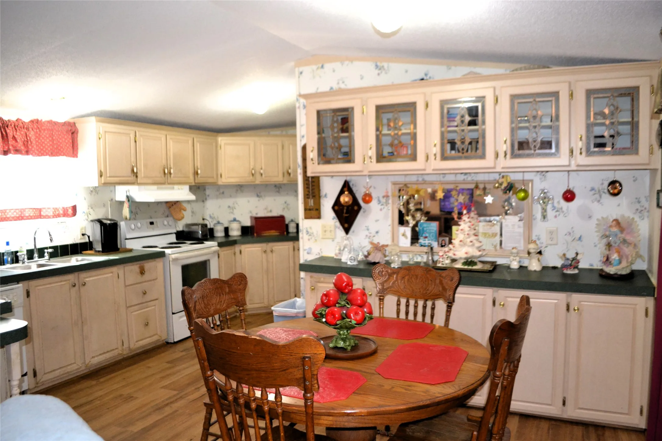 Mobile Home For Sale in Wood County , 174 Kickapoo, Quitman, Texas 75783, 3 Bedroom, 2 Bathroom, Garage spaces, 1,216 Sqft, built in 2003, Price $67,500, mls#21256963, Real Estate Agent in Quitman, Homes For Sale in Wood county, Homes For Sale in Quitman, Realtor in Quitman Texas, Real Estate Brokerage Independent Realty Texas, Luminita Cordes Realtor