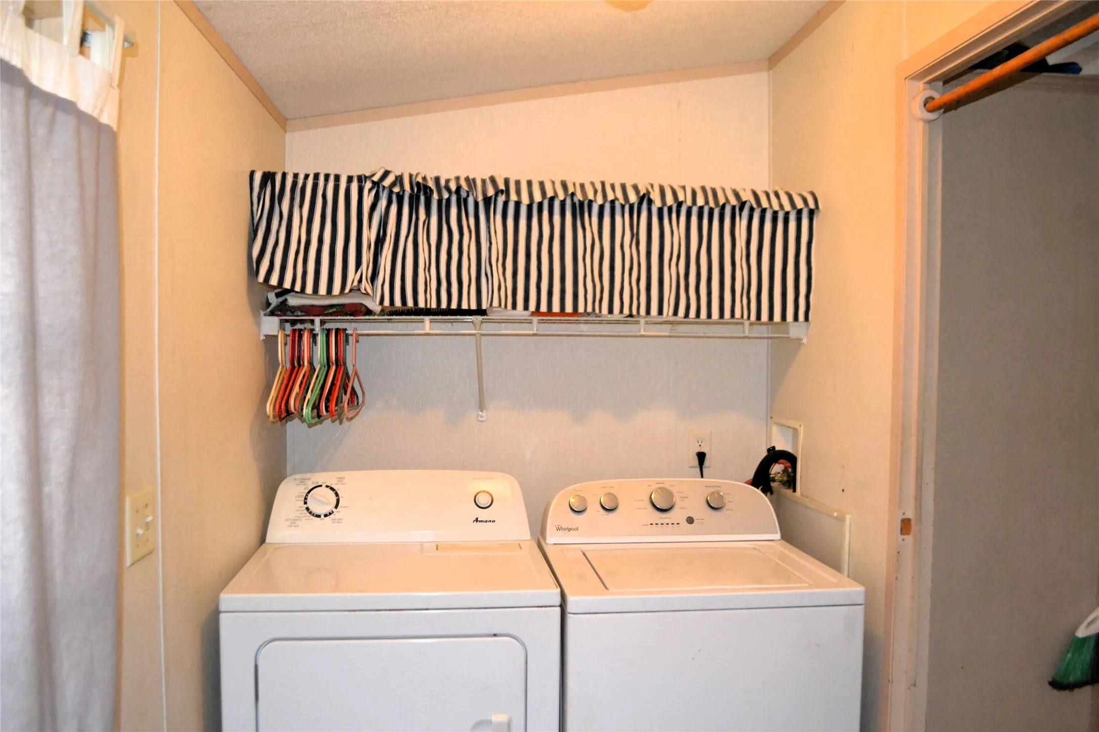 Mobile Home For Sale in Wood County , 174 Kickapoo, Quitman, Texas 75783, 3 Bedroom, 2 Bathroom, Garage spaces, 1,216 Sqft, built in 2003, Price $67,500, mls#21256963, Real Estate Agent in Quitman, Homes For Sale in Wood county, Homes For Sale in Quitman, Realtor in Quitman Texas, Real Estate Brokerage Independent Realty Texas, Luminita Cordes Realtor