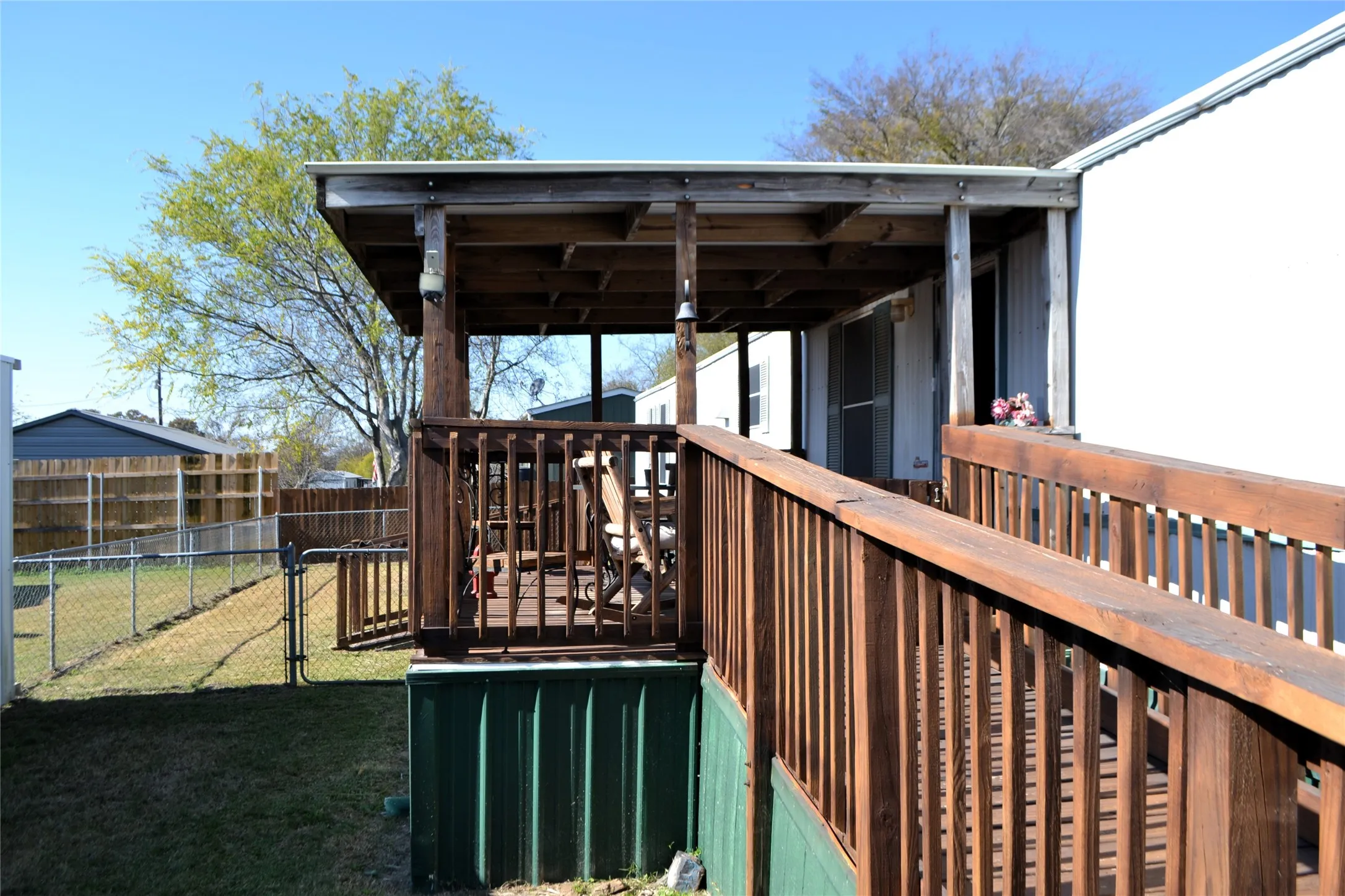 Mobile Home For Sale in Wood County , 174 Kickapoo, Quitman, Texas 75783, 3 Bedroom, 2 Bathroom, Garage spaces, 1,216 Sqft, built in 2003, Price $67,500, mls#21256963, Real Estate Agent in Quitman, Homes For Sale in Wood county, Homes For Sale in Quitman, Realtor in Quitman Texas, Real Estate Brokerage Independent Realty Texas, Luminita Cordes Realtor