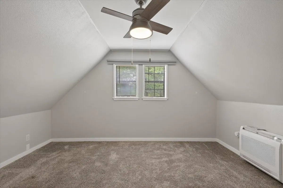 Single Family Residence For Sale in Montague County , 203 Fairway Drive, Nocona, Texas 76255, 3 Bedroom, 2 Bathroom, 1 Garage spaces, 1,296 Sqft, built in 1966, Preowned, mls#21256691, Real Estate Agent in Nocona, Homes For Sale in Montague county, Homes For Sale in Nocona, Realtor in Nocona Texas, Real Estate Brokerage Independent Realty Texas, Luminita Cordes Realtor