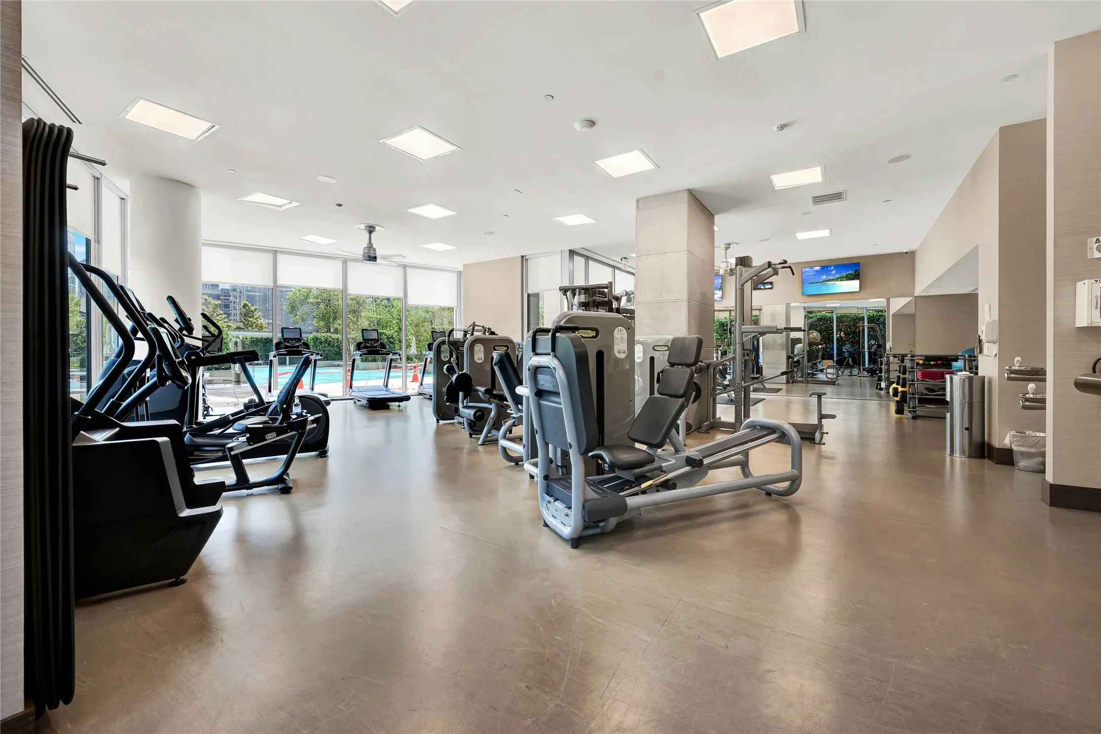Condominium For Sale in Dallas County , 2900 Mckinnon Street 401, Dallas, Texas 75201, 2 Bedroom, 3 Bathroom, 2 Garage spaces, 1,726 Sqft, built in 2005, Preowned, mls#21253804, Real Estate Agent in Dallas, Homes For Sale in Dallas county, Homes For Sale in Dallas, Realtor in Dallas Texas, Real Estate Brokerage Independent Realty Texas, Luminita Cordes Realtor