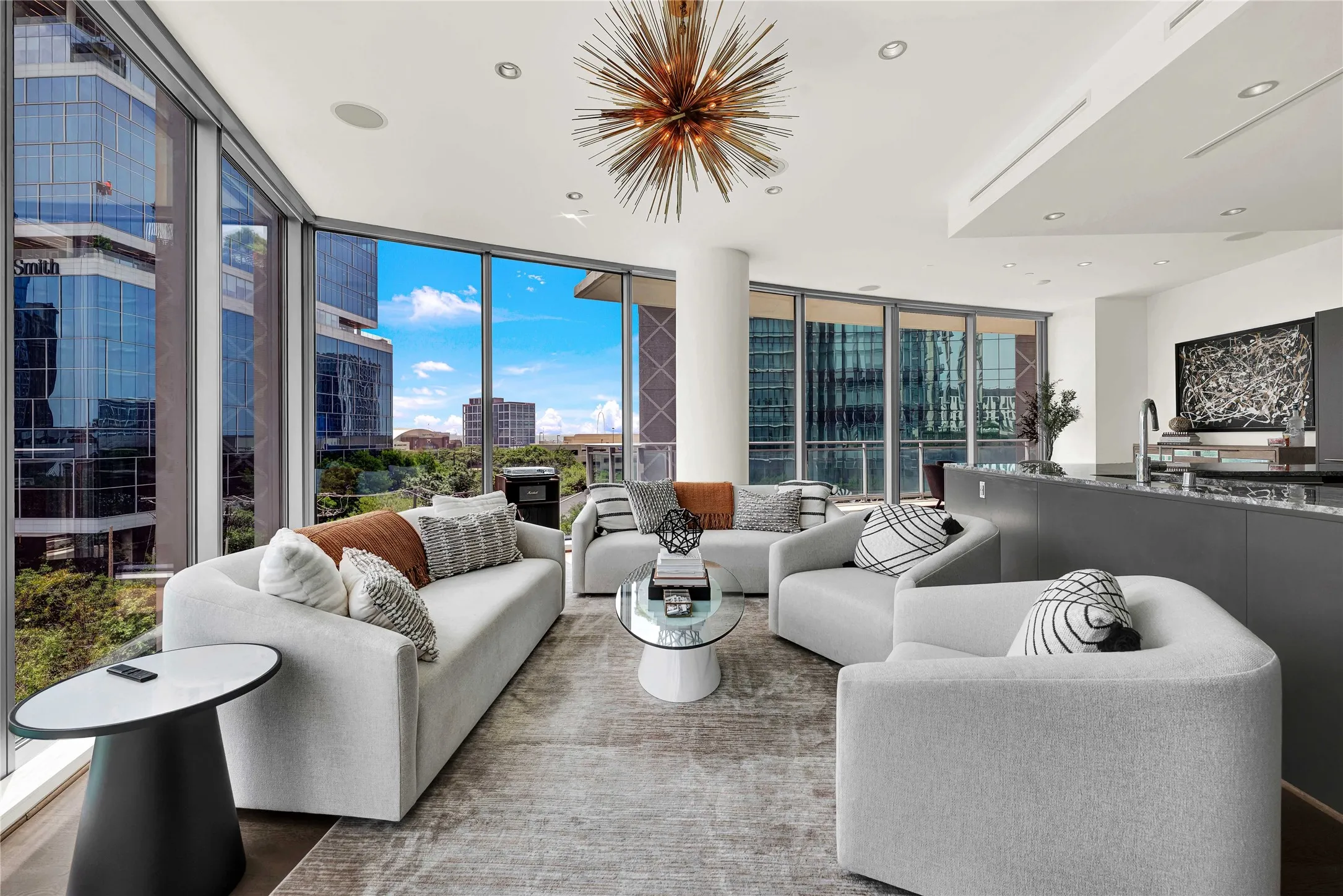 Condominium For Sale in Dallas County , 2900 Mckinnon Street 401, Dallas, Texas 75201, 2 Bedroom, 3 Bathroom, 2 Garage spaces, 1,726 Sqft, built in 2005, Preowned, mls#21253804, Real Estate Agent in Dallas, Homes For Sale in Dallas county, Homes For Sale in Dallas, Realtor in Dallas Texas, Real Estate Brokerage Independent Realty Texas, Luminita Cordes Realtor