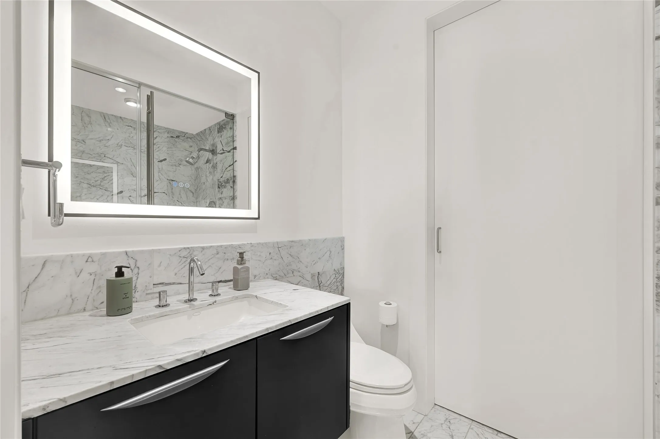 Condominium For Sale in Dallas County , 2900 Mckinnon Street 401, Dallas, Texas 75201, 2 Bedroom, 3 Bathroom, 2 Garage spaces, 1,726 Sqft, built in 2005, Preowned, mls#21253804, Real Estate Agent in Dallas, Homes For Sale in Dallas county, Homes For Sale in Dallas, Realtor in Dallas Texas, Real Estate Brokerage Independent Realty Texas, Luminita Cordes Realtor