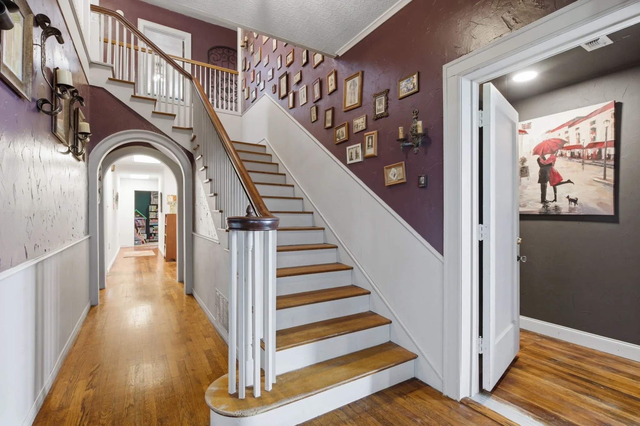 Single Family Residence For Sale in Eastland County , 514 S Dixie Street, Eastland, Texas 76448, 4 Bedrooms, 4 Bathrooms, 2 Garage spaces, 3,409 Sqft, built in 1920, Preowned, Price $399,999, mls#21256217, Real Estate Agent in Eastland, Homes For Sale in Eastland county, Homes For Sale in Eastland, Realtor in Eastland Texas, Real Estate Brokerage Independent Realty Texas, Luminita Cordes Realtor