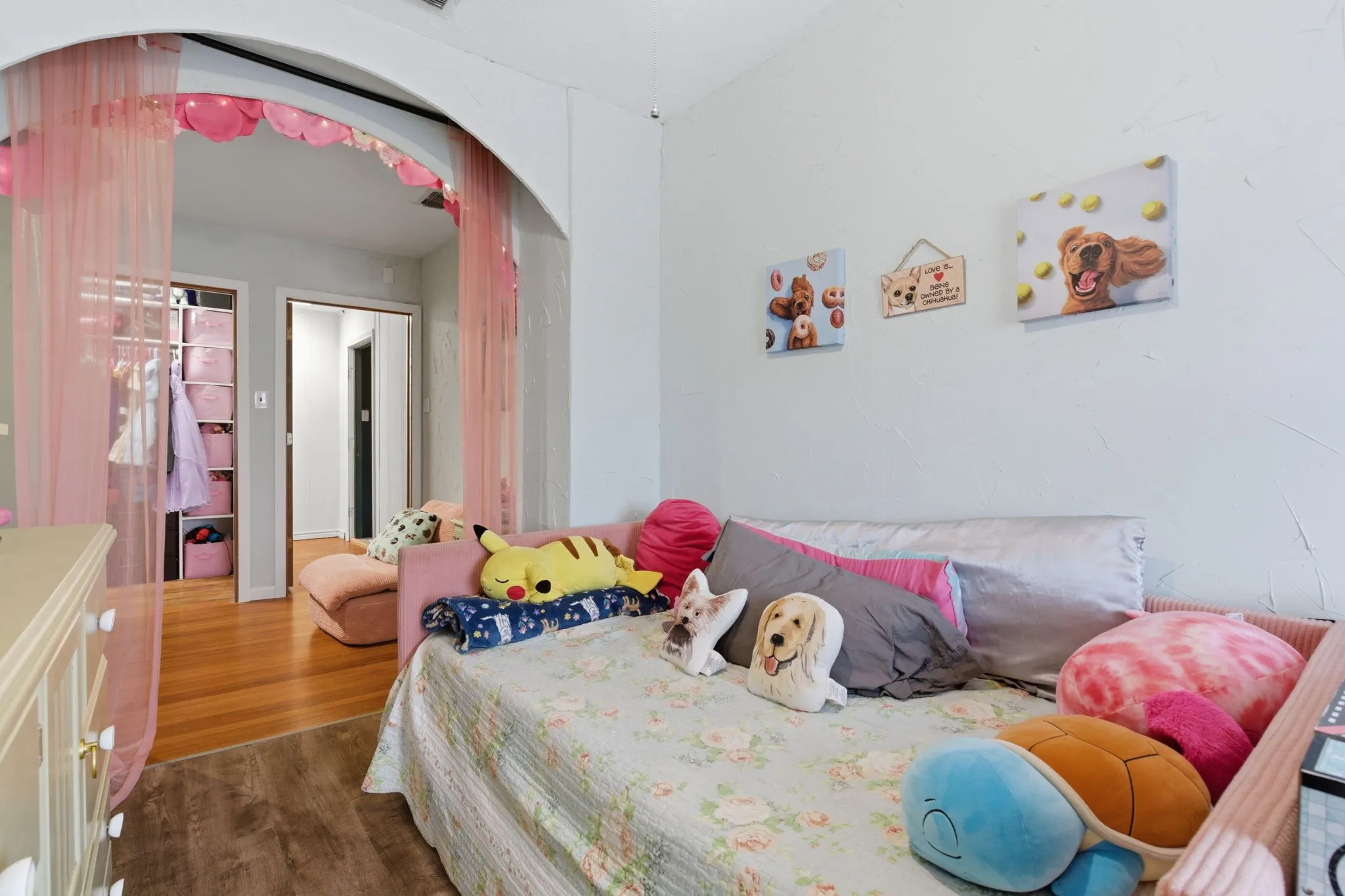 Single Family Residence For Sale in Eastland County , 514 S Dixie Street, Eastland, Texas 76448, 4 Bedrooms, 4 Bathrooms, 2 Garage spaces, 3,409 Sqft, built in 1920, Preowned, Price $399,999, mls#21256217, Real Estate Agent in Eastland, Homes For Sale in Eastland county, Homes For Sale in Eastland, Realtor in Eastland Texas, Real Estate Brokerage Independent Realty Texas, Luminita Cordes Realtor