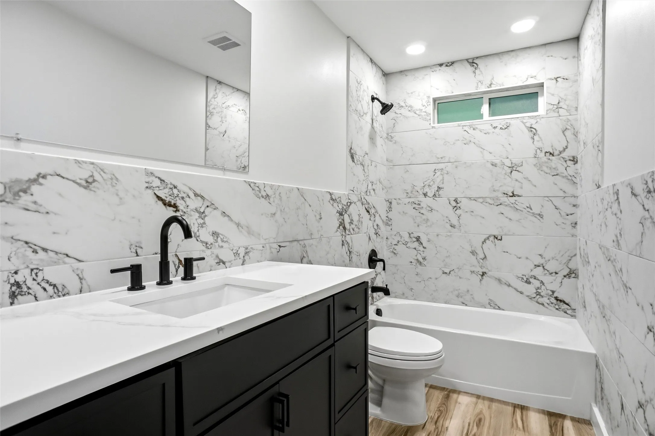 Single Family Residence For Sale in Dallas County , 317 S Walker Street, Mesquite, Texas 75149, 2 Bedroom, 2 Bathroom, Garage spaces, 986 Sqft, built in 1929, Preowned, mls#21250198, Real Estate Agent in Mesquite, Homes For Sale in Dallas county, Homes For Sale in Mesquite, Realtor in Mesquite Texas, Real Estate Brokerage Independent Realty Texas, Luminita Cordes Realtor