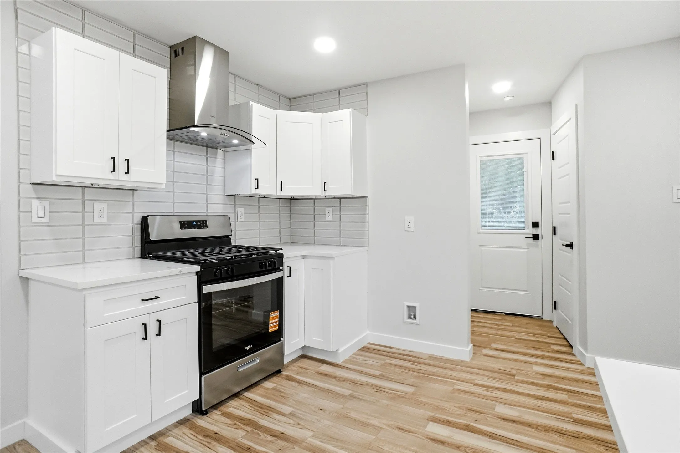 Single Family Residence For Sale in Dallas County , 317 S Walker Street, Mesquite, Texas 75149, 2 Bedroom, 2 Bathroom, Garage spaces, 986 Sqft, built in 1929, Preowned, mls#21250198, Real Estate Agent in Mesquite, Homes For Sale in Dallas county, Homes For Sale in Mesquite, Realtor in Mesquite Texas, Real Estate Brokerage Independent Realty Texas, Luminita Cordes Realtor