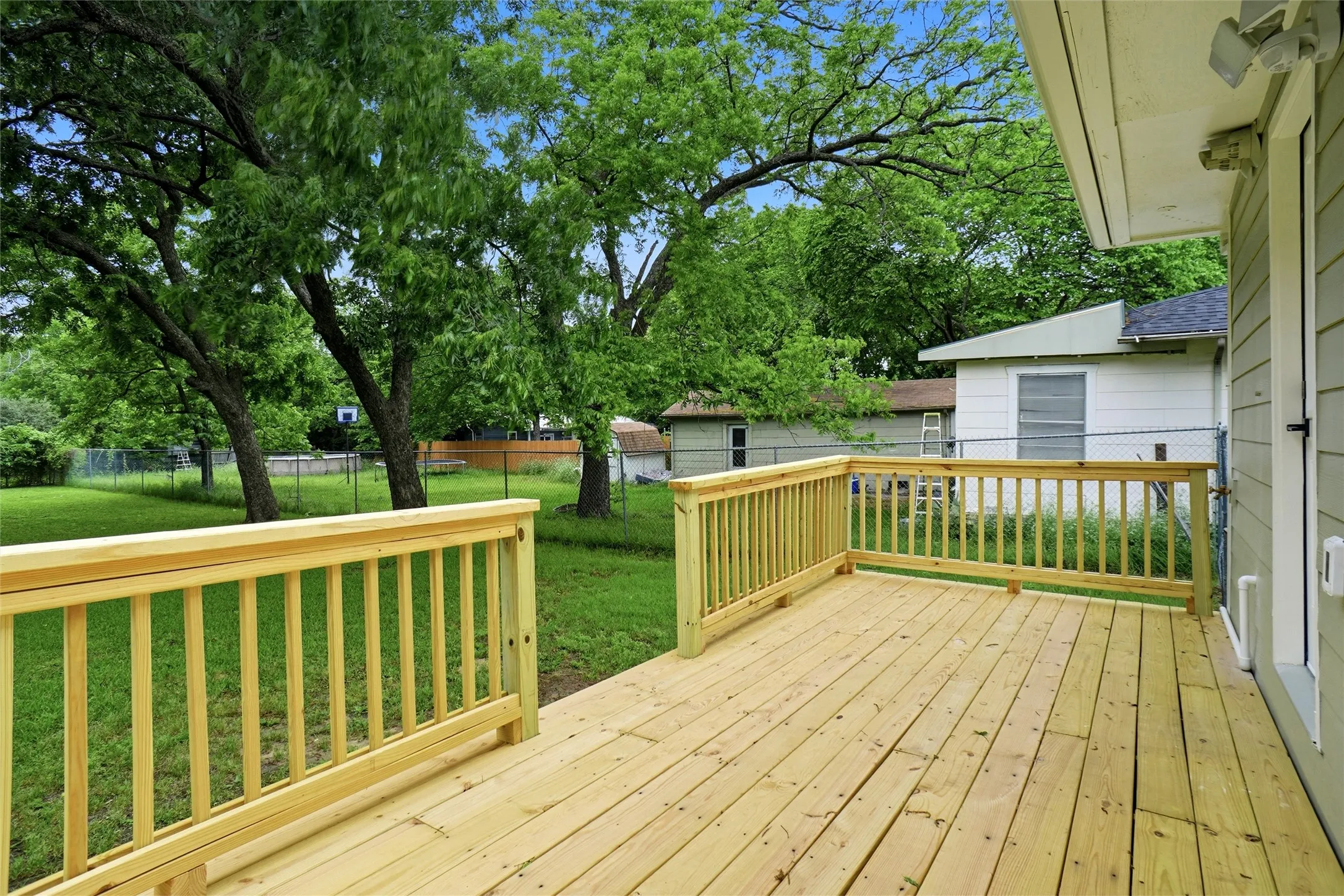 Single Family Residence For Sale in Dallas County , 317 S Walker Street, Mesquite, Texas 75149, 2 Bedroom, 2 Bathroom, Garage spaces, 986 Sqft, built in 1929, Preowned, mls#21250198, Real Estate Agent in Mesquite, Homes For Sale in Dallas county, Homes For Sale in Mesquite, Realtor in Mesquite Texas, Real Estate Brokerage Independent Realty Texas, Luminita Cordes Realtor