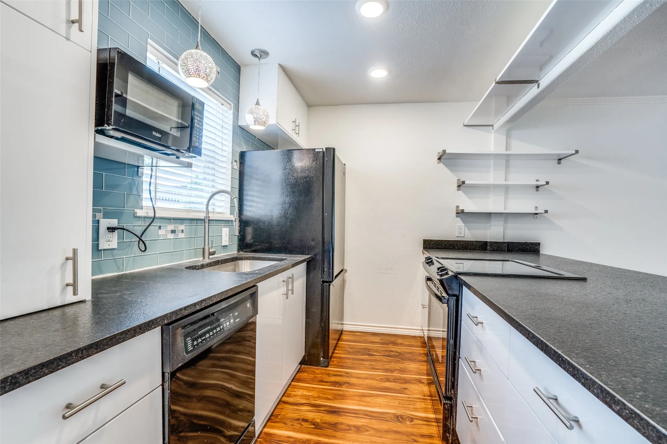 Fabulous kitchen with good storage