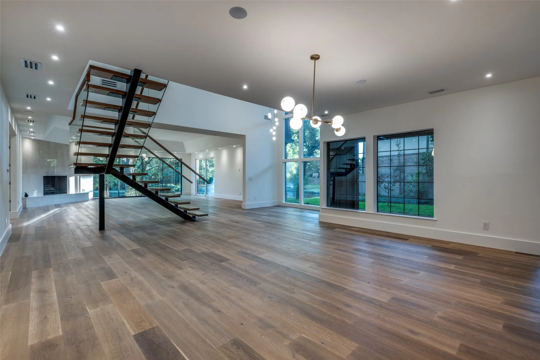 Single Family Residence For Rent in Dallas County , 12002 Timberlake Court, Dallas, Texas 75230, 4 Bedroom, 5 Bathroom, 2 Garage spaces, 4,062 Sqft, built in 1977, Preowned, mls#21252921, Real Estate Agent in Dallas, Homes For Rent in Dallas county, Homes For Rent in Dallas, Realtor in Dallas Texas, Real Estate Brokerage Independent Realty Texas, Luminita Cordes Realtor