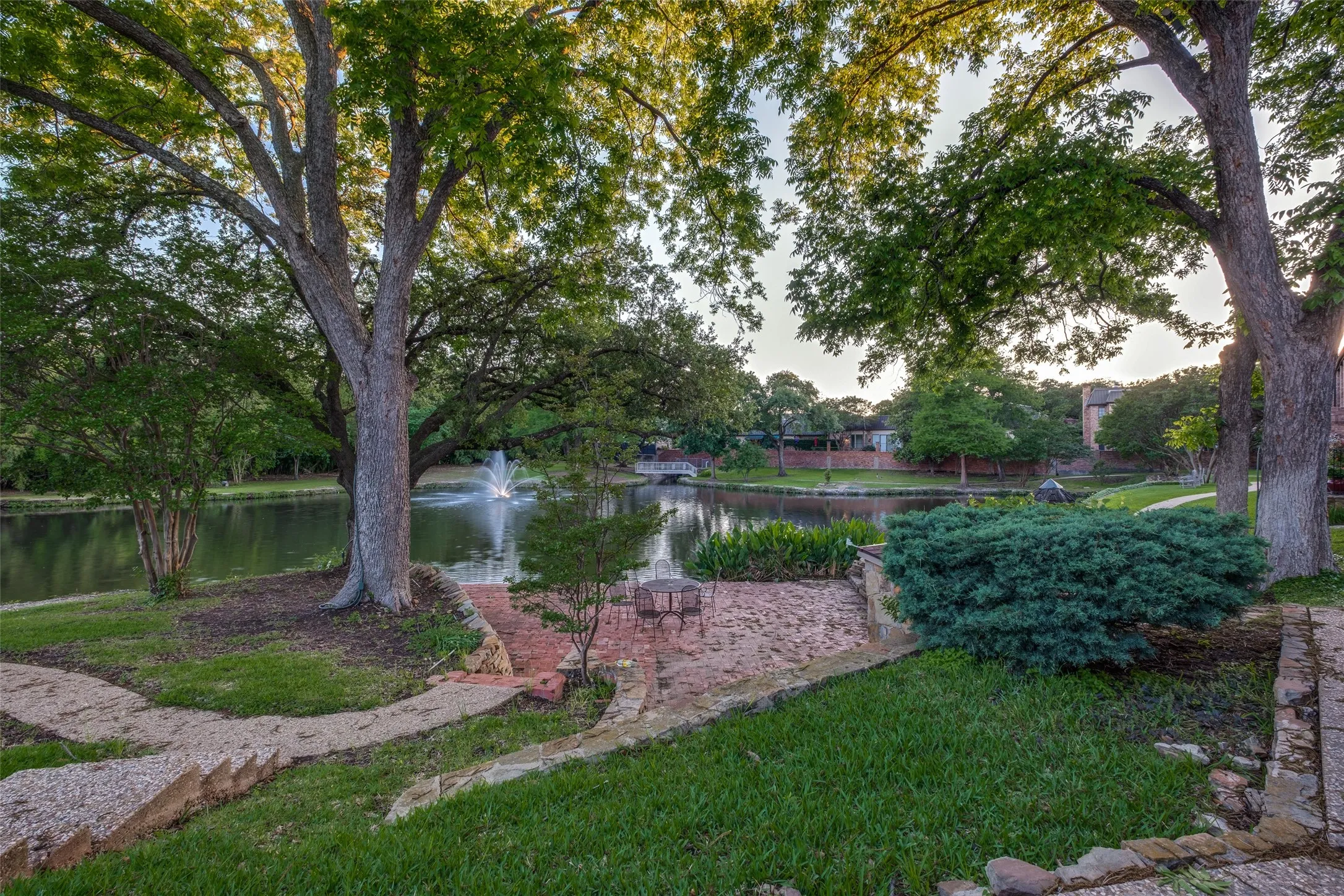 Single Family Residence For Rent in Dallas County , 12002 Timberlake Court, Dallas, Texas 75230, 4 Bedroom, 5 Bathroom, 2 Garage spaces, 4,062 Sqft, built in 1977, Preowned, mls#21252921, Real Estate Agent in Dallas, Homes For Rent in Dallas county, Homes For Rent in Dallas, Realtor in Dallas Texas, Real Estate Brokerage Independent Realty Texas, Luminita Cordes Realtor