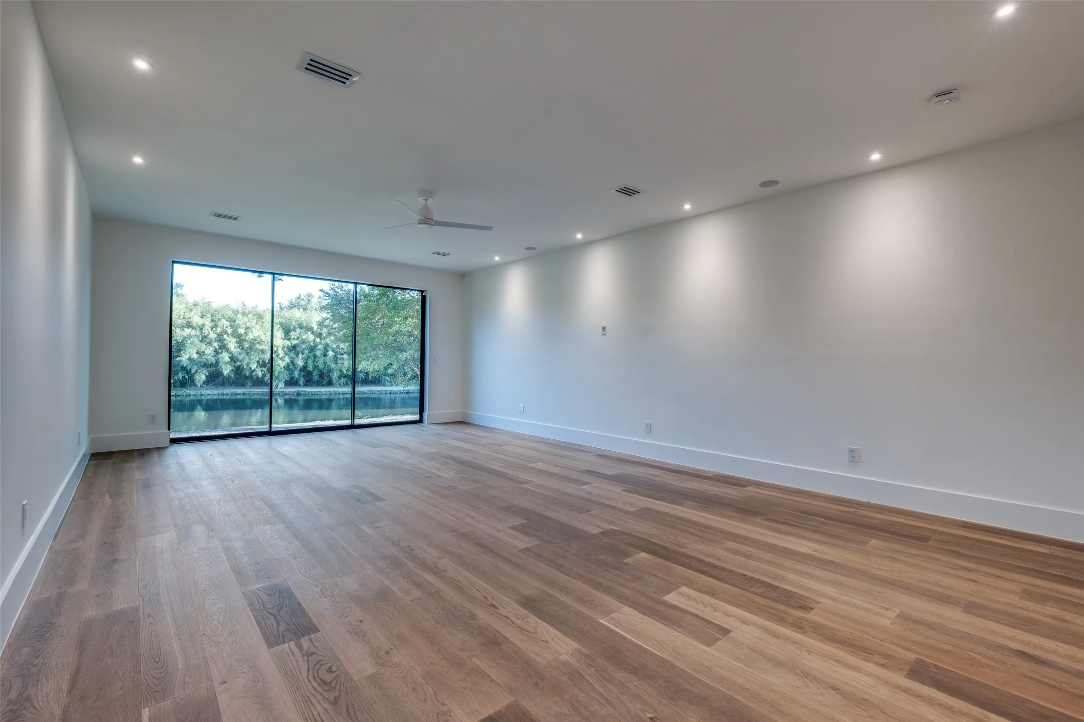 Single Family Residence For Rent in Dallas County , 12002 Timberlake Court, Dallas, Texas 75230, 4 Bedroom, 5 Bathroom, 2 Garage spaces, 4,062 Sqft, built in 1977, Preowned, mls#21252921, Real Estate Agent in Dallas, Homes For Rent in Dallas county, Homes For Rent in Dallas, Realtor in Dallas Texas, Real Estate Brokerage Independent Realty Texas, Luminita Cordes Realtor