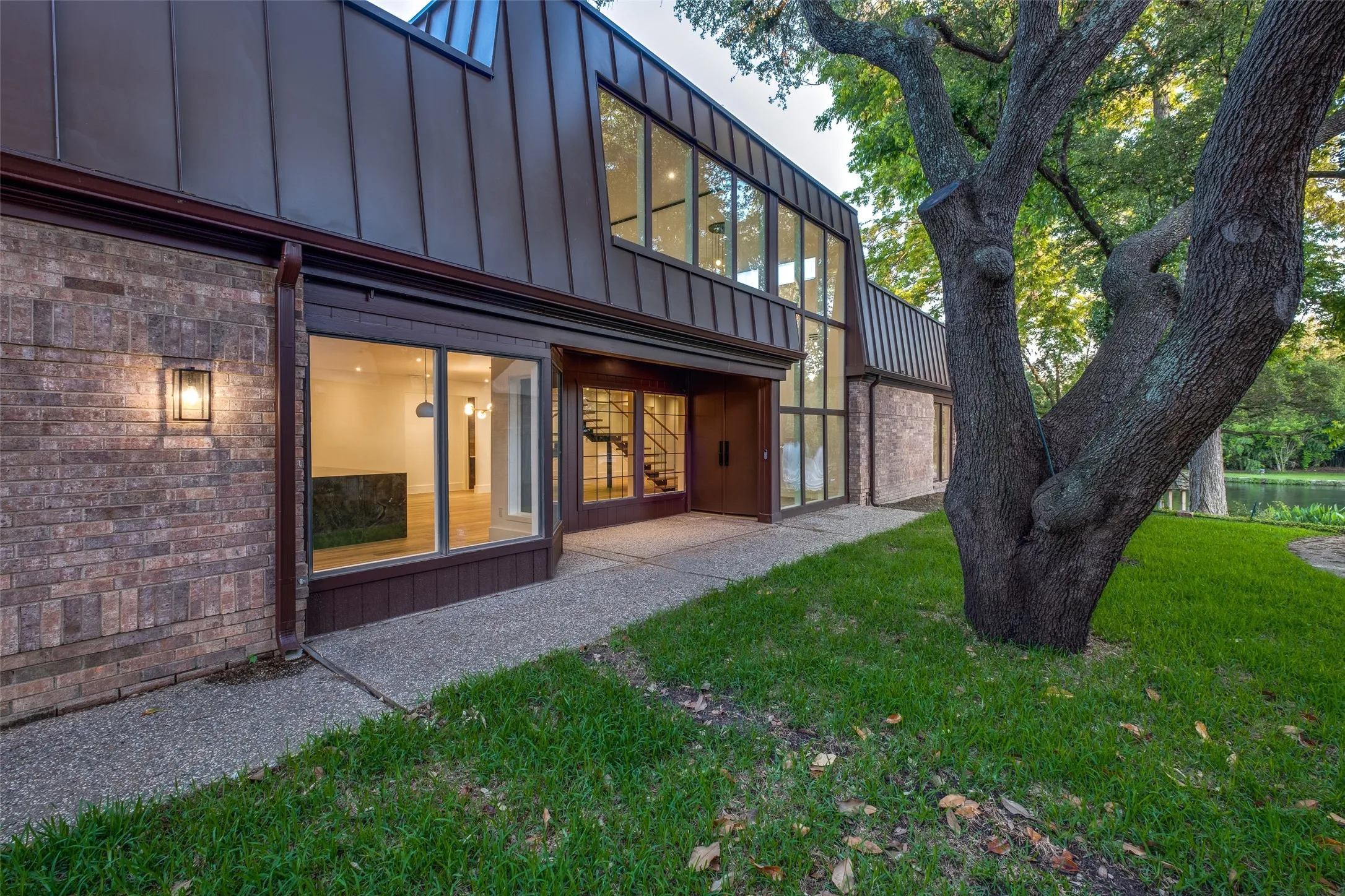 Single Family Residence For Rent in Dallas County , 12002 Timberlake Court, Dallas, Texas 75230, 4 Bedroom, 5 Bathroom, 2 Garage spaces, 4,062 Sqft, built in 1977, Preowned, mls#21252921, Real Estate Agent in Dallas, Homes For Rent in Dallas county, Homes For Rent in Dallas, Realtor in Dallas Texas, Real Estate Brokerage Independent Realty Texas, Luminita Cordes Realtor