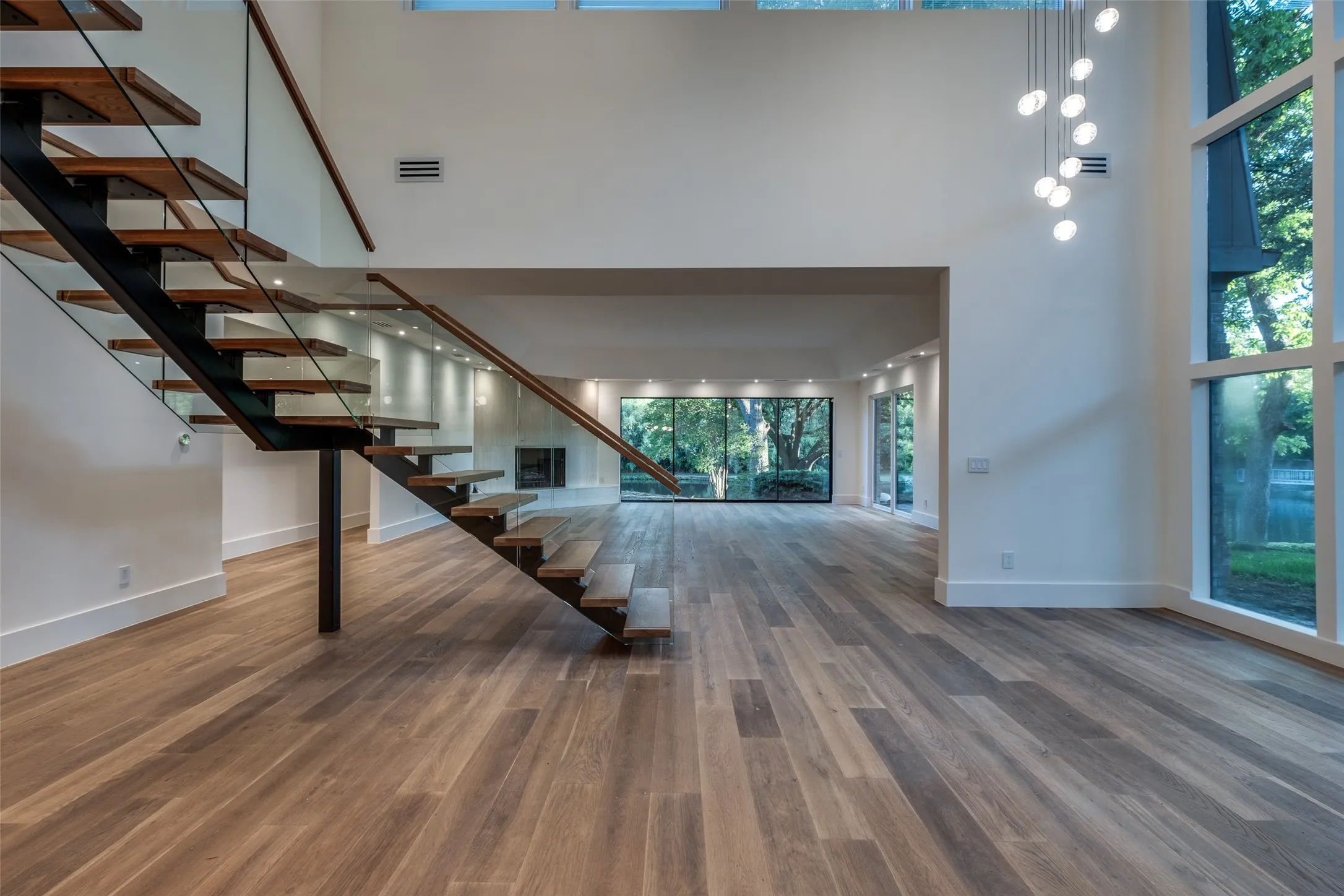 Single Family Residence For Rent in Dallas County , 12002 Timberlake Court, Dallas, Texas 75230, 4 Bedroom, 5 Bathroom, 2 Garage spaces, 4,062 Sqft, built in 1977, Preowned, mls#21252921, Real Estate Agent in Dallas, Homes For Rent in Dallas county, Homes For Rent in Dallas, Realtor in Dallas Texas, Real Estate Brokerage Independent Realty Texas, Luminita Cordes Realtor