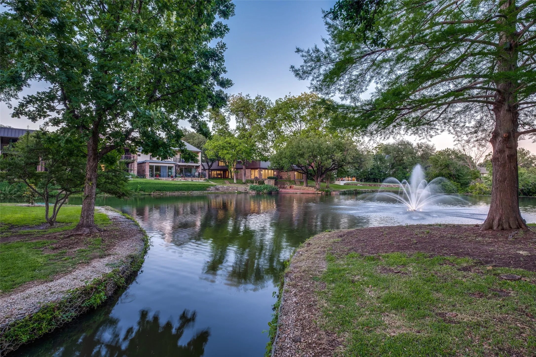 Single Family Residence For Rent in Dallas County , 12002 Timberlake Court, Dallas, Texas 75230, 4 Bedroom, 5 Bathroom, 2 Garage spaces, 4,062 Sqft, built in 1977, Preowned, mls#21252921, Real Estate Agent in Dallas, Homes For Rent in Dallas county, Homes For Rent in Dallas, Realtor in Dallas Texas, Real Estate Brokerage Independent Realty Texas, Luminita Cordes Realtor