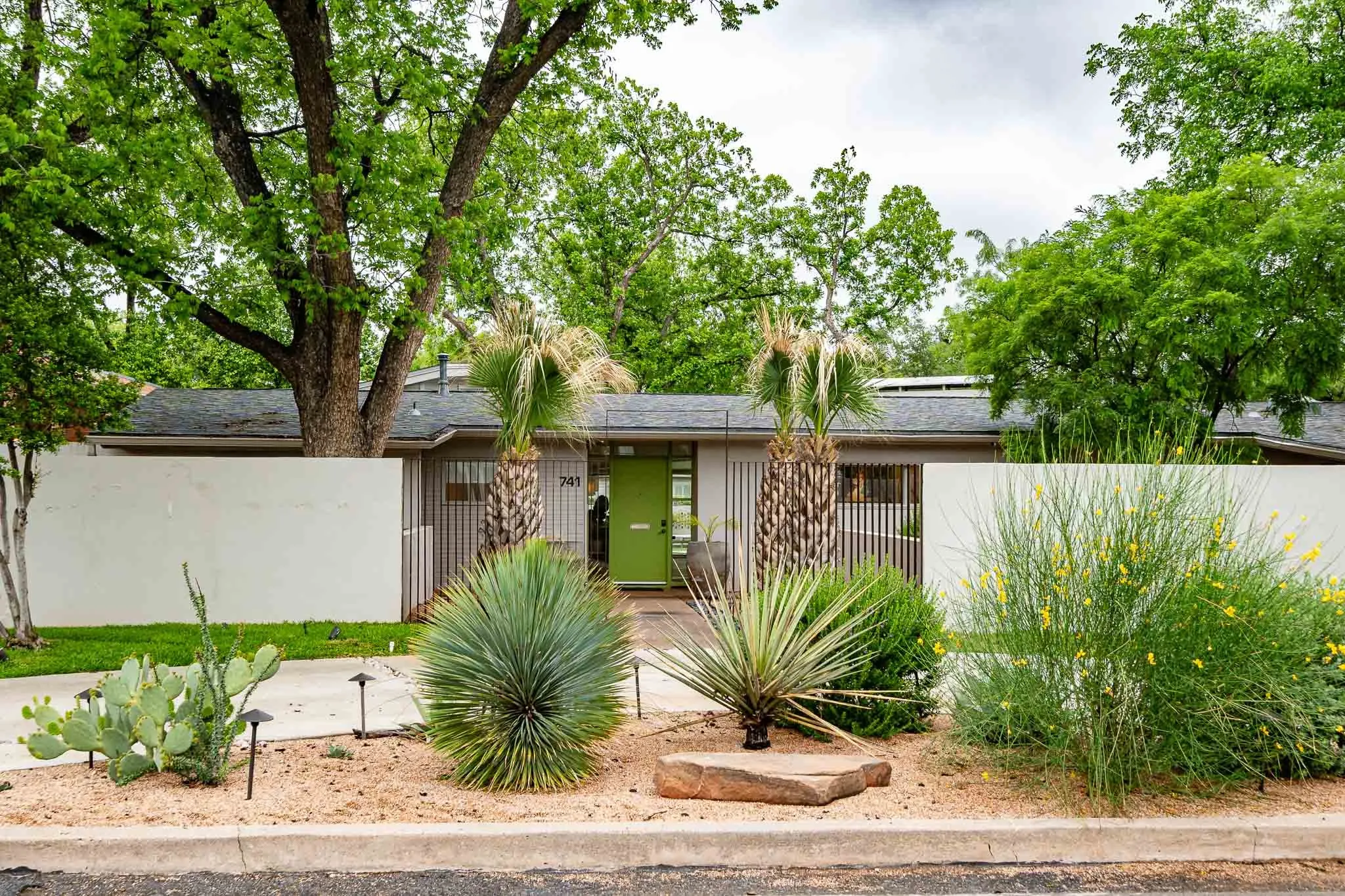 Single Family Residence For Sale in Taylor County , 741 Rivercrest Drive, Abilene, Texas 79605, 4 Bedroom, 4 Bathroom, Garage spaces, 4,509 Sqft, built in 1950, mls#21256724, Real Estate Agent in Abilene, Homes For Sale in Taylor county, Homes For Sale in Abilene, Realtor in Abilene Texas, Real Estate Brokerage Independent Realty Texas, Luminita Cordes Realtor