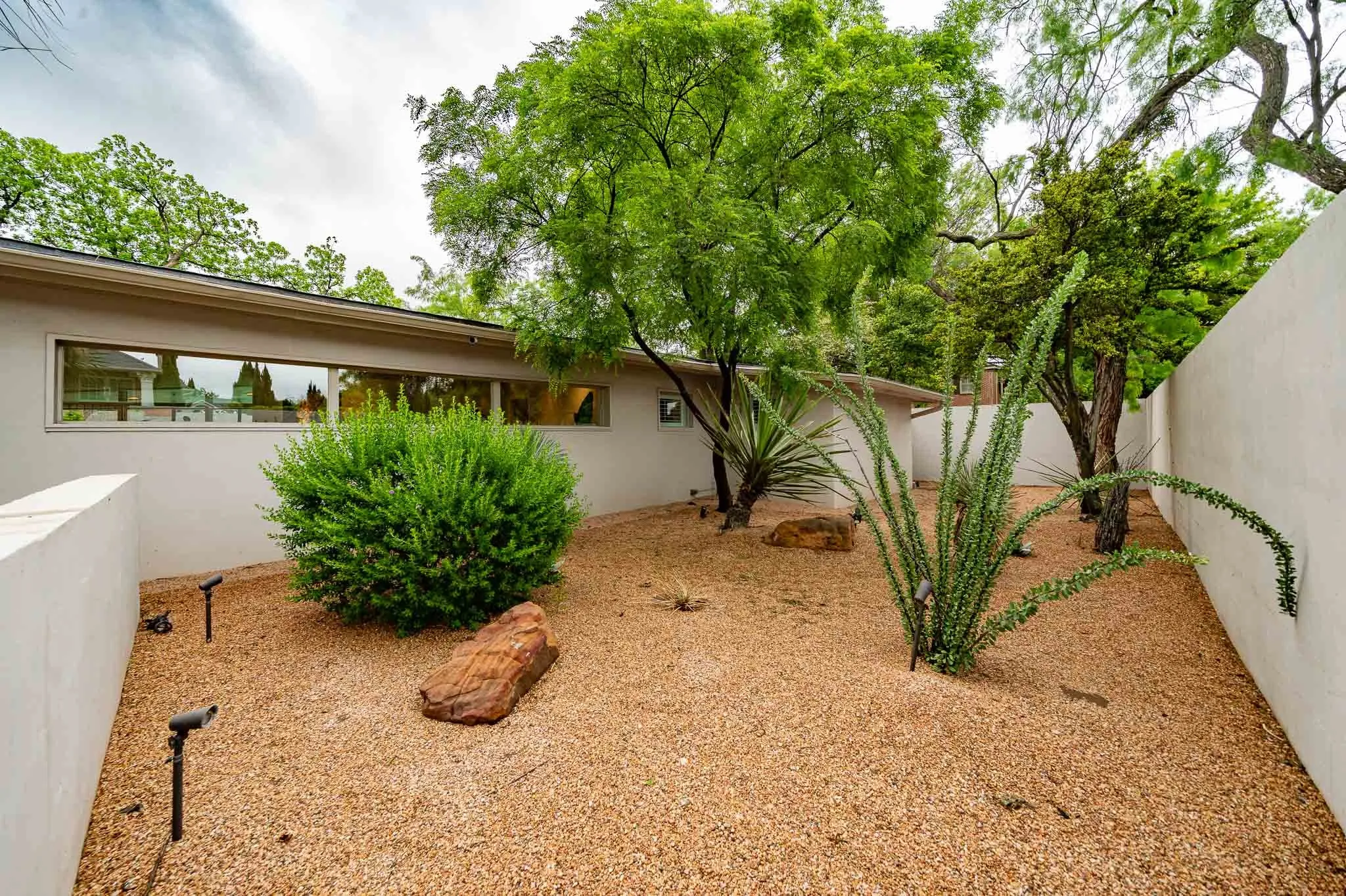 Single Family Residence For Sale in Taylor County , 741 Rivercrest Drive, Abilene, Texas 79605, 4 Bedroom, 4 Bathroom, Garage spaces, 4,509 Sqft, built in 1950, mls#21256724, Real Estate Agent in Abilene, Homes For Sale in Taylor county, Homes For Sale in Abilene, Realtor in Abilene Texas, Real Estate Brokerage Independent Realty Texas, Luminita Cordes Realtor