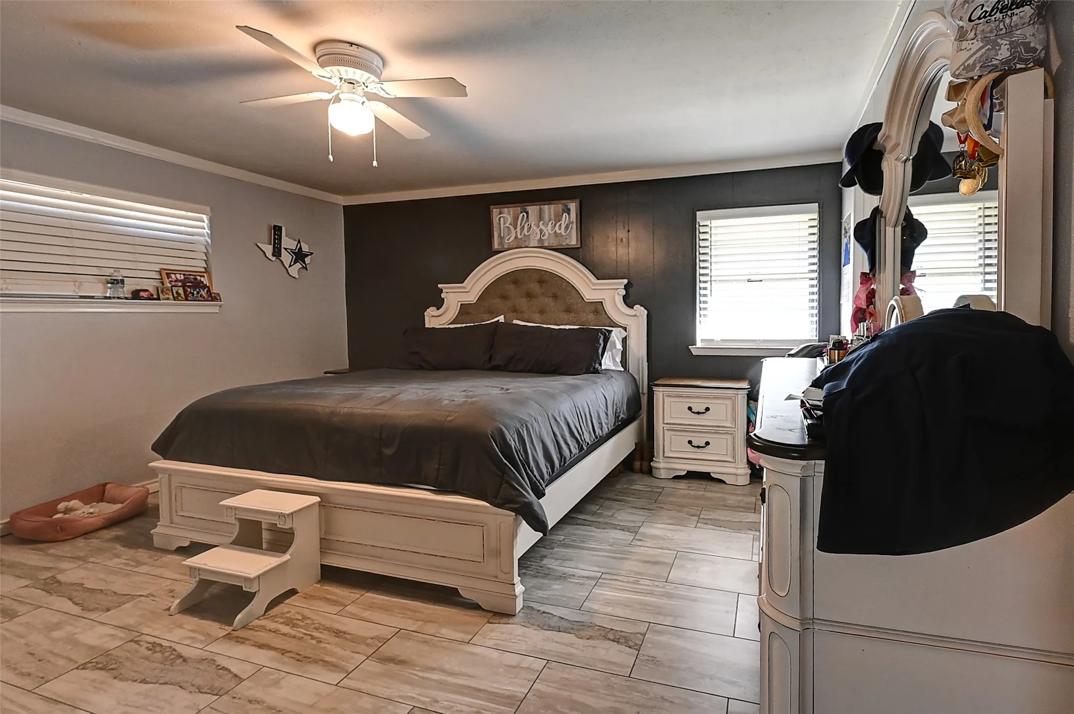 Single Family Residence For Sale in Dallas County , 3262 Camelot Drive, Dallas, Texas 75229, 4 Bedroom, 3 Bathroom, 2 Garage spaces, 2,292 Sqft, built in 1960, Preowned, mls#21241072, Real Estate Agent in Dallas, Homes For Sale in Dallas county, Homes For Sale in Dallas, Realtor in Dallas Texas, Real Estate Brokerage Independent Realty Texas, Luminita Cordes Realtor