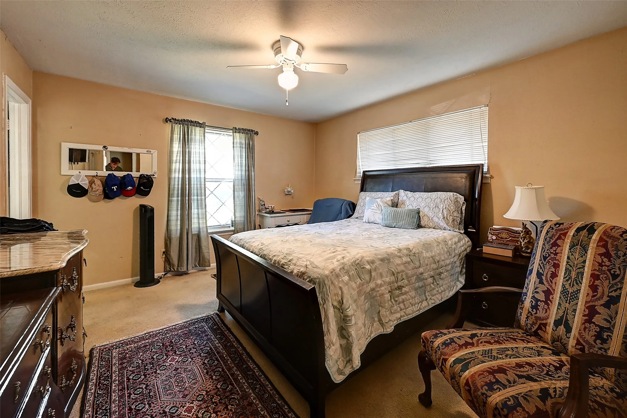 Single Family Residence For Sale in Dallas County , 3262 Camelot Drive, Dallas, Texas 75229, 4 Bedroom, 3 Bathroom, 2 Garage spaces, 2,292 Sqft, built in 1960, Preowned, mls#21241072, Real Estate Agent in Dallas, Homes For Sale in Dallas county, Homes For Sale in Dallas, Realtor in Dallas Texas, Real Estate Brokerage Independent Realty Texas, Luminita Cordes Realtor