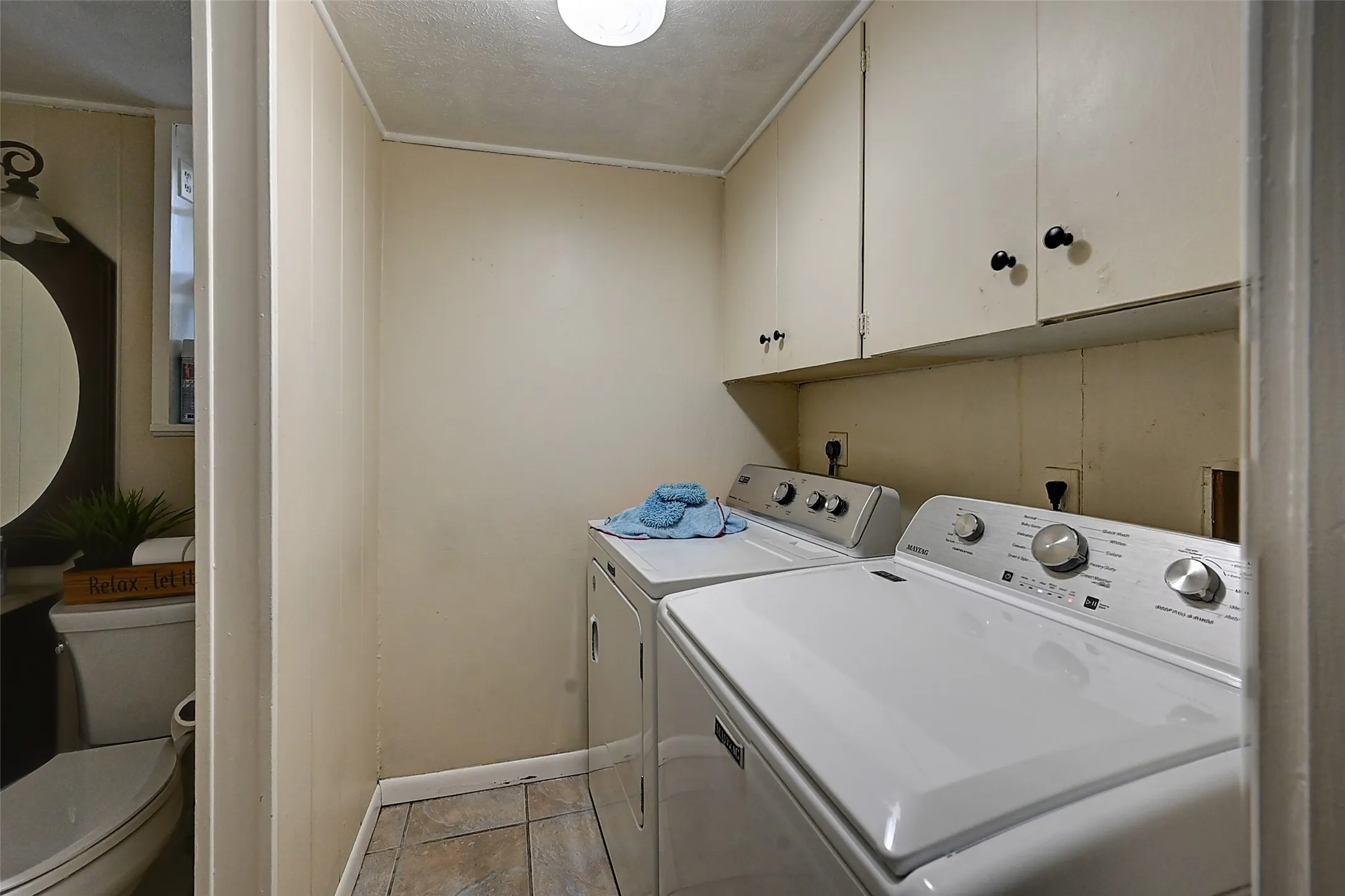Single Family Residence For Sale in Dallas County , 3262 Camelot Drive, Dallas, Texas 75229, 4 Bedroom, 3 Bathroom, 2 Garage spaces, 2,292 Sqft, built in 1960, Preowned, mls#21241072, Real Estate Agent in Dallas, Homes For Sale in Dallas county, Homes For Sale in Dallas, Realtor in Dallas Texas, Real Estate Brokerage Independent Realty Texas, Luminita Cordes Realtor