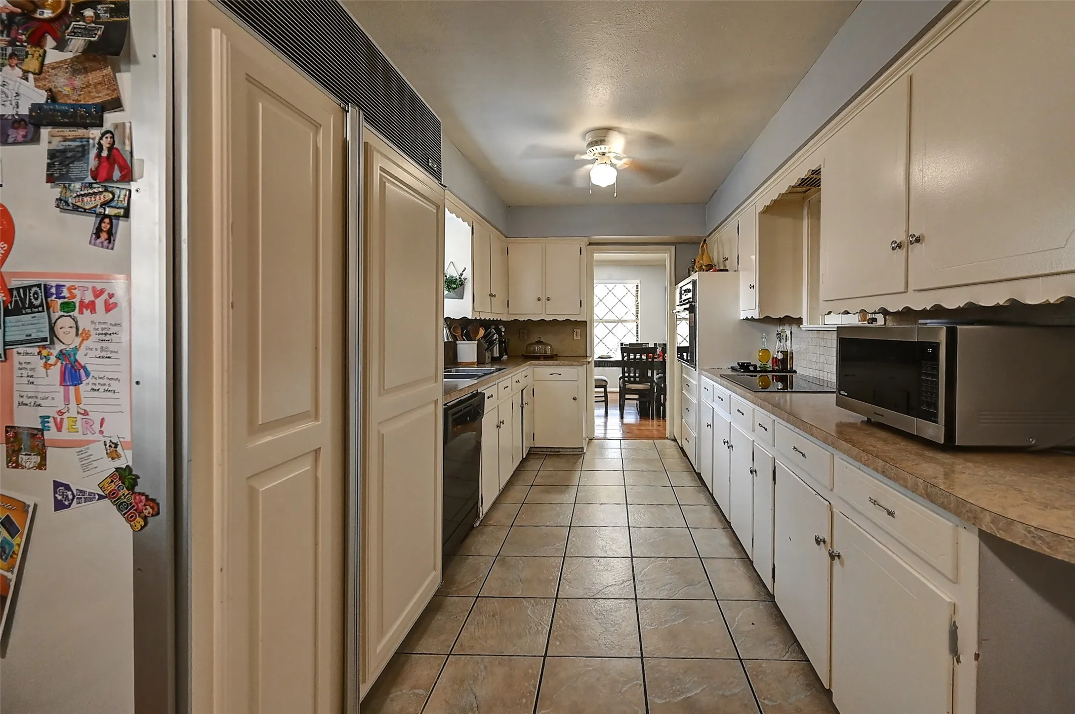 Single Family Residence For Sale in Dallas County , 3262 Camelot Drive, Dallas, Texas 75229, 4 Bedroom, 3 Bathroom, 2 Garage spaces, 2,292 Sqft, built in 1960, Preowned, mls#21241072, Real Estate Agent in Dallas, Homes For Sale in Dallas county, Homes For Sale in Dallas, Realtor in Dallas Texas, Real Estate Brokerage Independent Realty Texas, Luminita Cordes Realtor