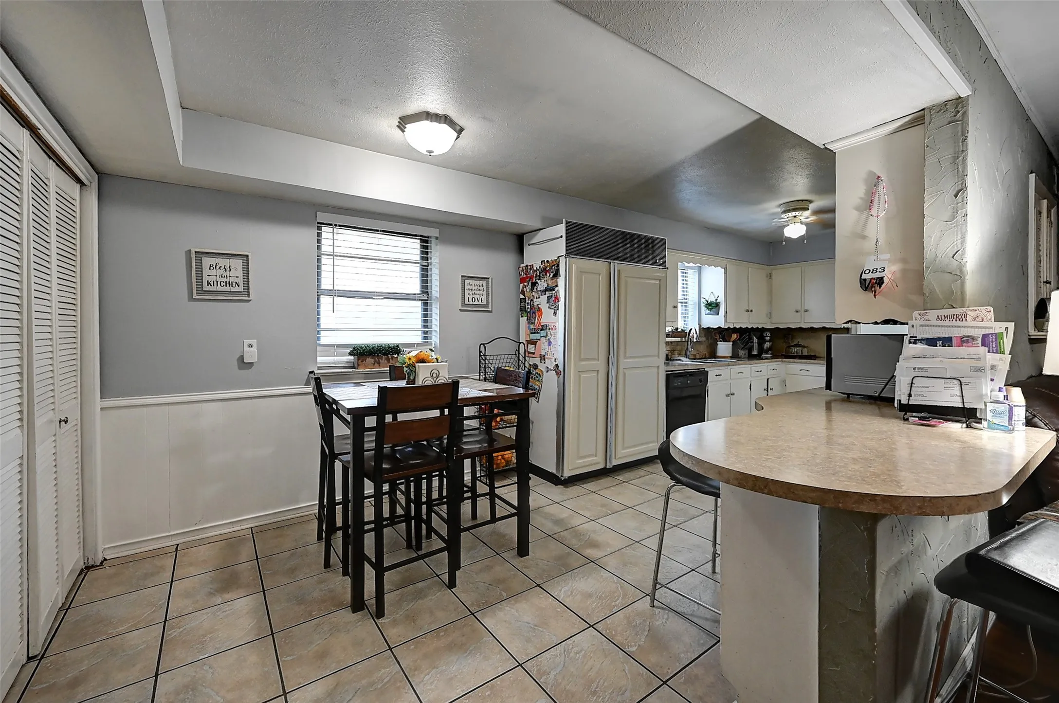 Single Family Residence For Sale in Dallas County , 3262 Camelot Drive, Dallas, Texas 75229, 4 Bedroom, 3 Bathroom, 2 Garage spaces, 2,292 Sqft, built in 1960, Preowned, mls#21241072, Real Estate Agent in Dallas, Homes For Sale in Dallas county, Homes For Sale in Dallas, Realtor in Dallas Texas, Real Estate Brokerage Independent Realty Texas, Luminita Cordes Realtor
