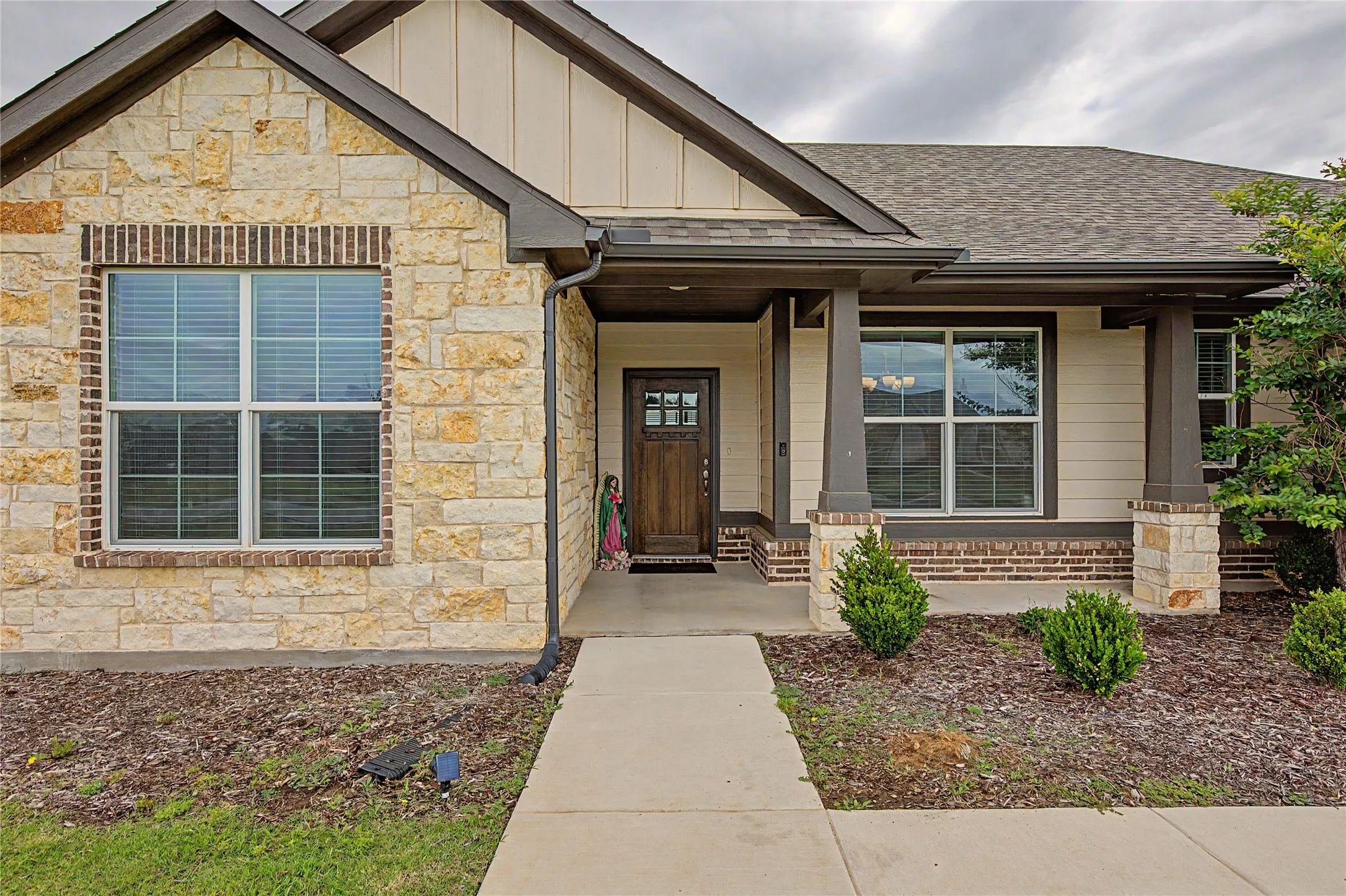 Single Family Residence For Sale in Wise County , 185 Chester Road, Springtown, Texas 76082, 4 Bedroom, 2 Bathroom, 2 Garage spaces, 2,426 Sqft, built in 2022, mls#21254432, Real Estate Agent in Springtown, Homes For Sale in Wise county, Homes For Sale in Springtown, Realtor in Springtown Texas, Real Estate Brokerage Independent Realty Texas, Luminita Cordes Realtor