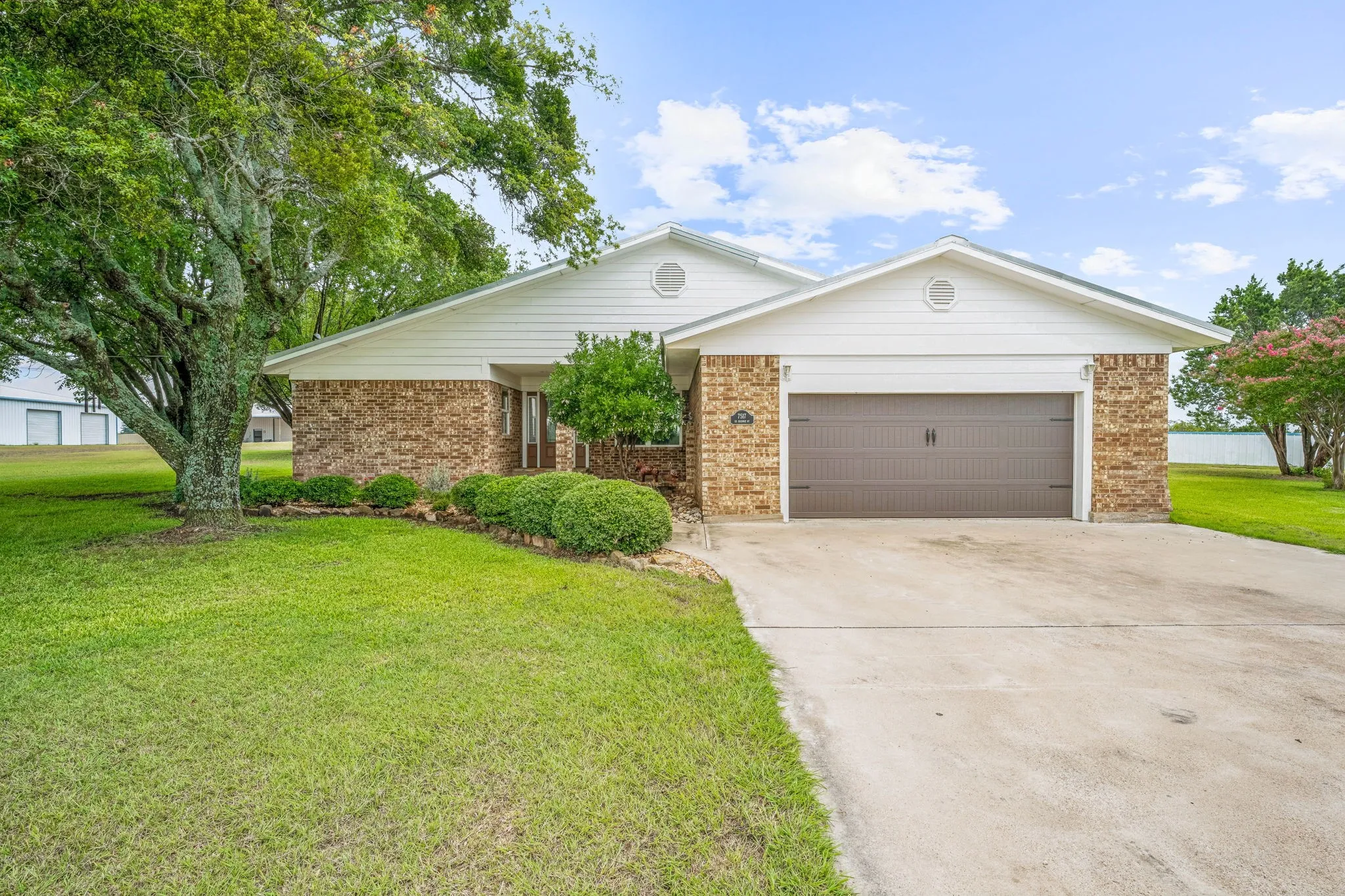 Industrial For Sale in Erath County , 7517A US Highway 67, Stephenville, Texas 76401, 0, 0, Garage spaces, 0 Sqft, built in 1985, Preowned, Price $950,000, mls#21256983, Real Estate Agent in Stephenville, Homes For Sale in Erath county, Homes For Sale in Stephenville, Realtor in Stephenville Texas, Real Estate Brokerage Independent Realty Texas, Luminita Cordes Realtor