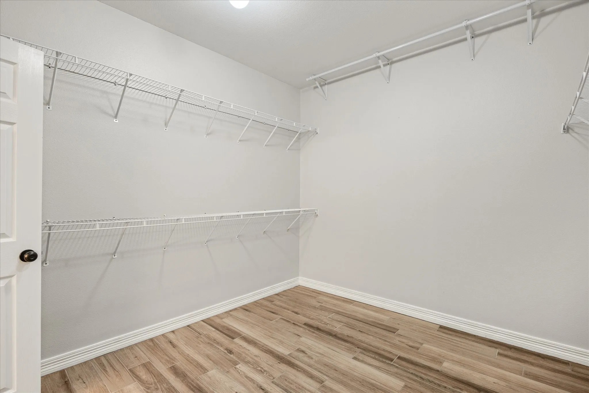 Single Family Residence For Sale in Hood County , 9616 Air Park Drive, Granbury, Texas 76049, 4 Bedroom, 3 Bathroom, 2 Garage spaces, 3,087 Sqft, built in 1994, Preowned, mls#21248474, Real Estate Agent in Granbury, Homes For Sale in Hood county, Homes For Sale in Granbury, Realtor in Granbury Texas, Real Estate Brokerage Independent Realty Texas, Luminita Cordes Realtor