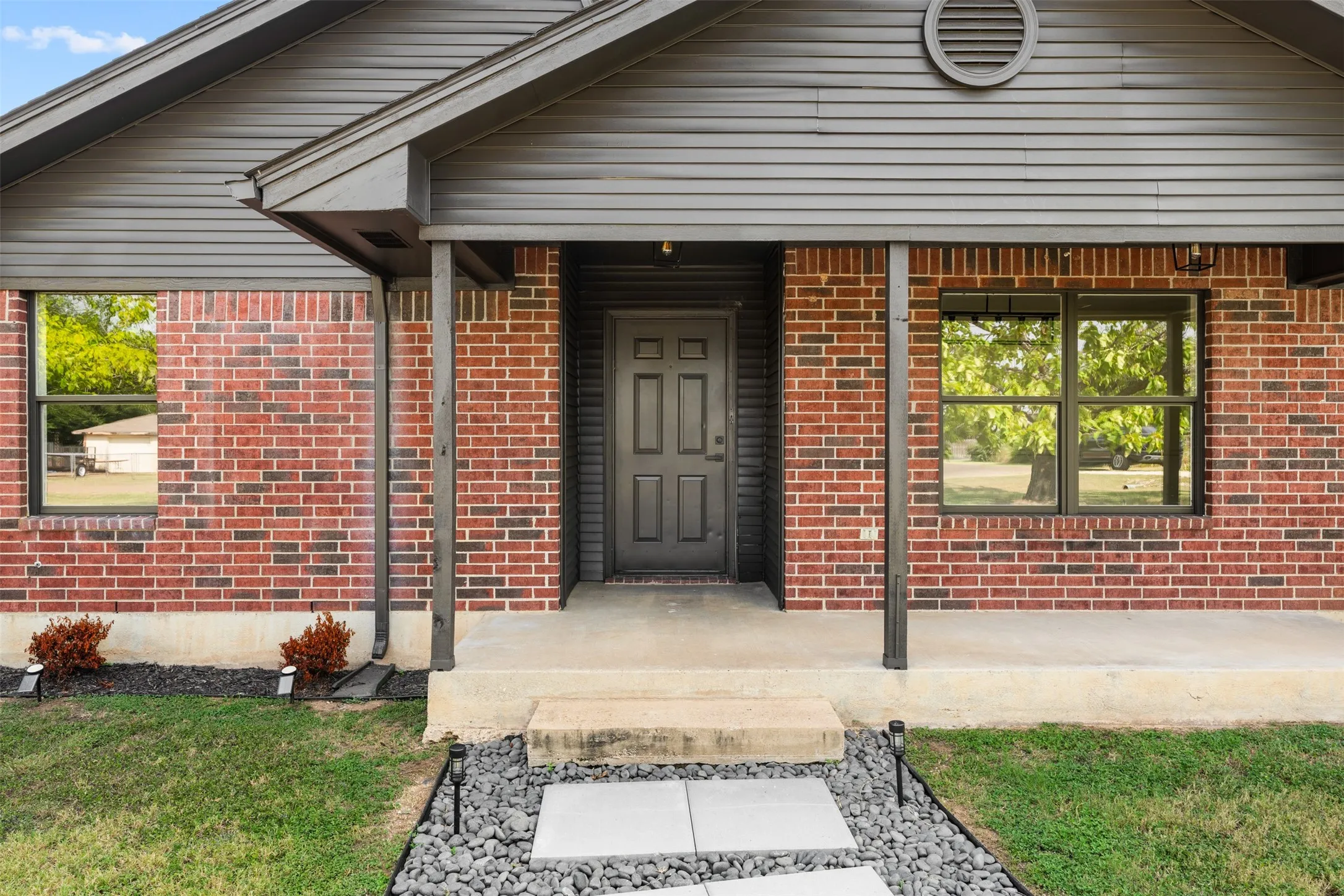 Single Family Residence For Sale in Mc Lennan County , 180 Woodard Lane, Bruceville, Texas 76630, 3 Bedroom, 2 Bathroom, Garage spaces, 1,927 Sqft, built in 1999, mls#21255536, Real Estate Agent in Bruceville, Homes For Sale in Mc Lennan county, Homes For Sale in Bruceville, Realtor in Bruceville Texas, Real Estate Brokerage Independent Realty Texas, Luminita Cordes Realtor