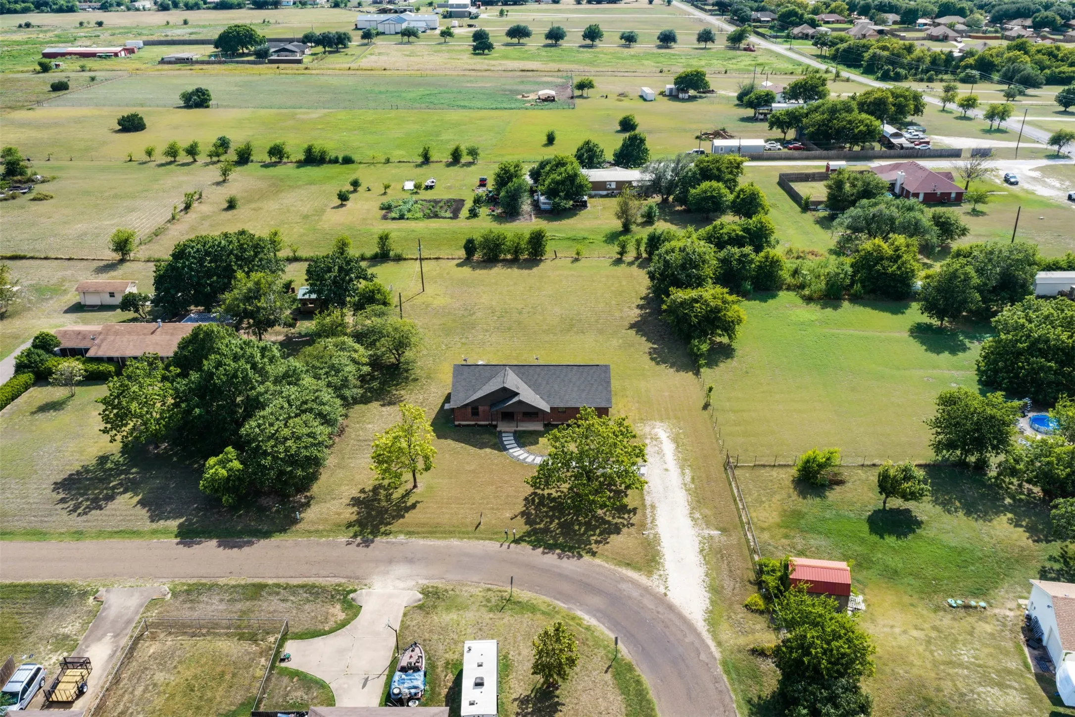 Single Family Residence For Sale in Mc Lennan County , 180 Woodard Lane, Bruceville, Texas 76630, 3 Bedroom, 2 Bathroom, Garage spaces, 1,927 Sqft, built in 1999, mls#21255536, Real Estate Agent in Bruceville, Homes For Sale in Mc Lennan county, Homes For Sale in Bruceville, Realtor in Bruceville Texas, Real Estate Brokerage Independent Realty Texas, Luminita Cordes Realtor