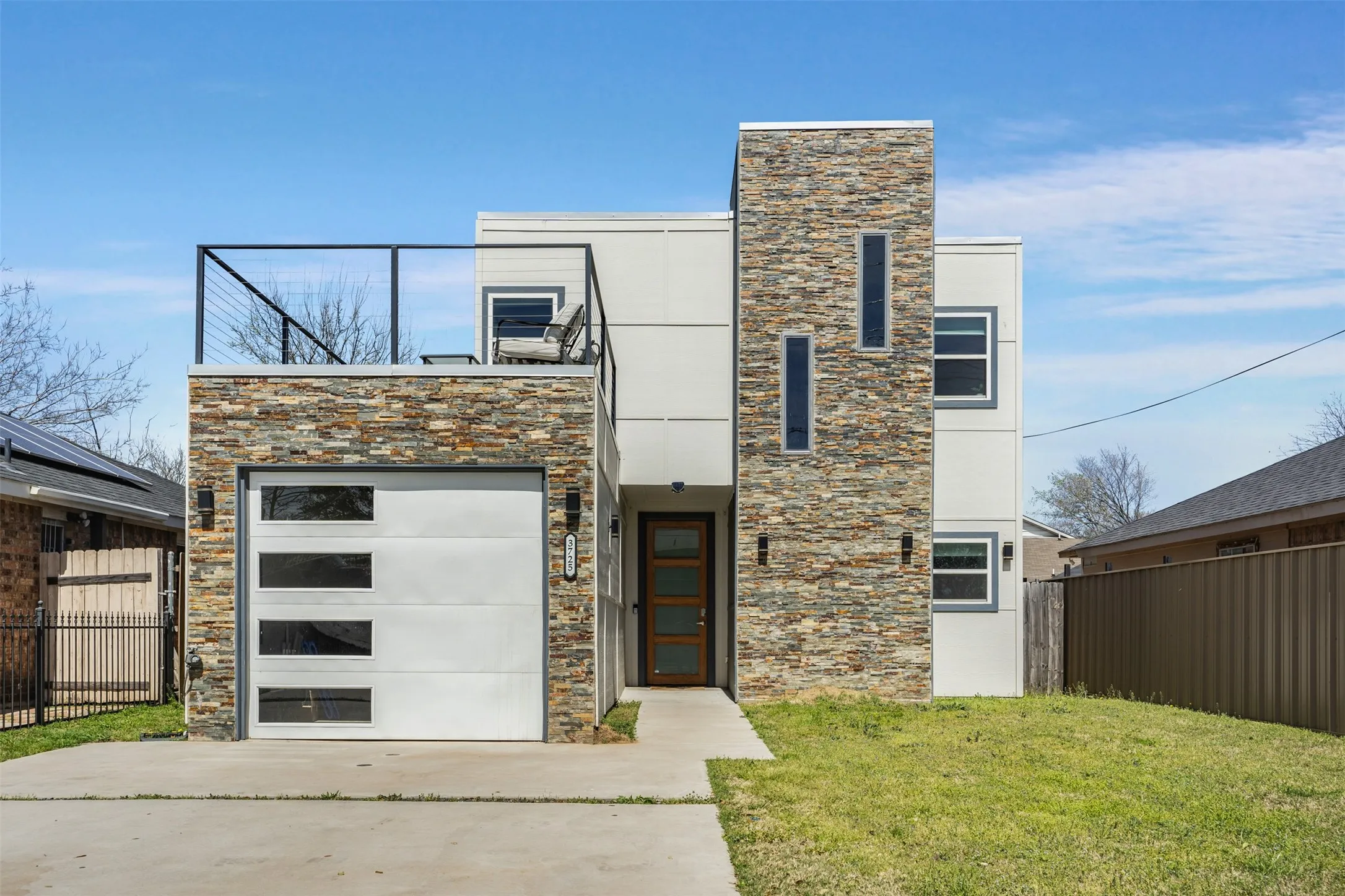 Single Family Residence For Sale in Dallas County , 3725 Toronto Street, Dallas, Texas 75212, 4 Bedroom, 3 Bathroom, 1 Garage spaces, 2,520 Sqft, built in 2021, mls#21256806, Real Estate Agent in Dallas, Homes For Sale in Dallas county, Homes For Sale in Dallas, Realtor in Dallas Texas, Real Estate Brokerage Independent Realty Texas, Luminita Cordes Realtor