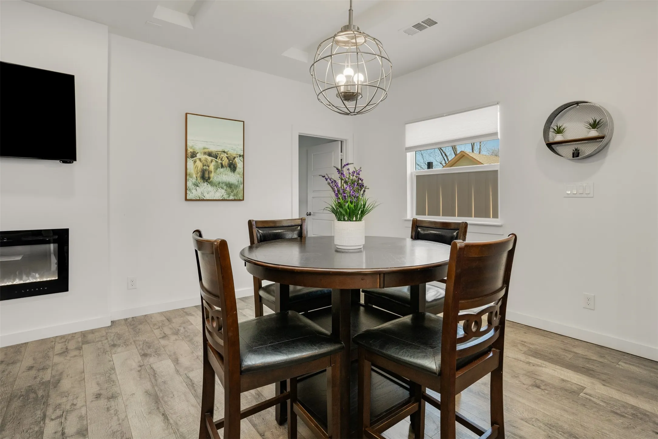 Single Family Residence For Sale in Dallas County , 3725 Toronto Street, Dallas, Texas 75212, 4 Bedroom, 3 Bathroom, 1 Garage spaces, 2,520 Sqft, built in 2021, mls#21256806, Real Estate Agent in Dallas, Homes For Sale in Dallas county, Homes For Sale in Dallas, Realtor in Dallas Texas, Real Estate Brokerage Independent Realty Texas, Luminita Cordes Realtor