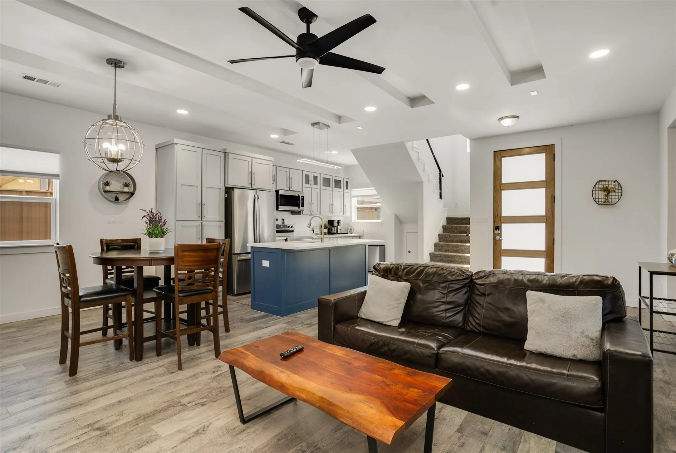 Single Family Residence For Sale in Dallas County , 3725 Toronto Street, Dallas, Texas 75212, 4 Bedroom, 3 Bathroom, 1 Garage spaces, 2,520 Sqft, built in 2021, mls#21256806, Real Estate Agent in Dallas, Homes For Sale in Dallas county, Homes For Sale in Dallas, Realtor in Dallas Texas, Real Estate Brokerage Independent Realty Texas, Luminita Cordes Realtor