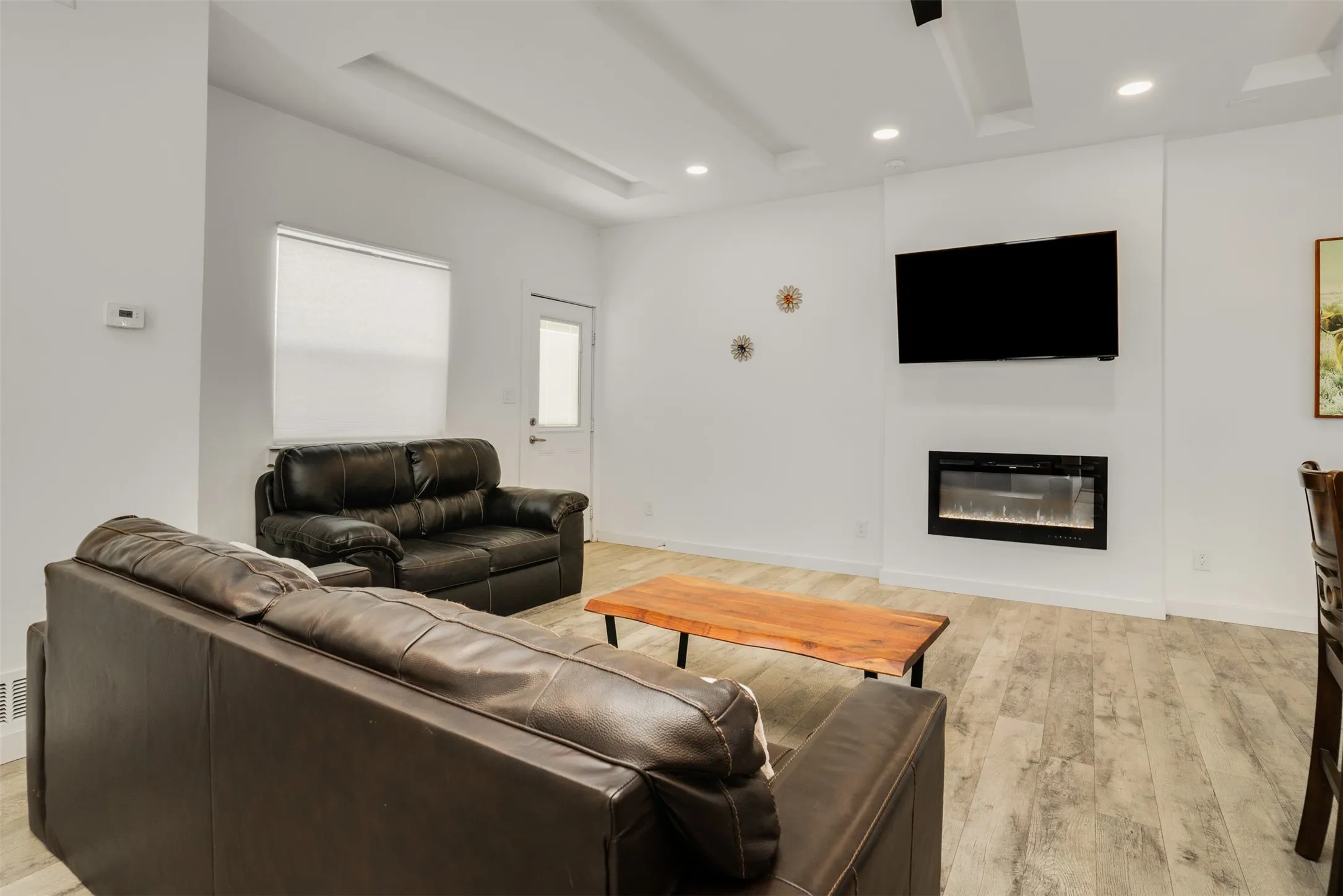 Single Family Residence For Sale in Dallas County , 3725 Toronto Street, Dallas, Texas 75212, 4 Bedroom, 3 Bathroom, 1 Garage spaces, 2,520 Sqft, built in 2021, mls#21256806, Real Estate Agent in Dallas, Homes For Sale in Dallas county, Homes For Sale in Dallas, Realtor in Dallas Texas, Real Estate Brokerage Independent Realty Texas, Luminita Cordes Realtor