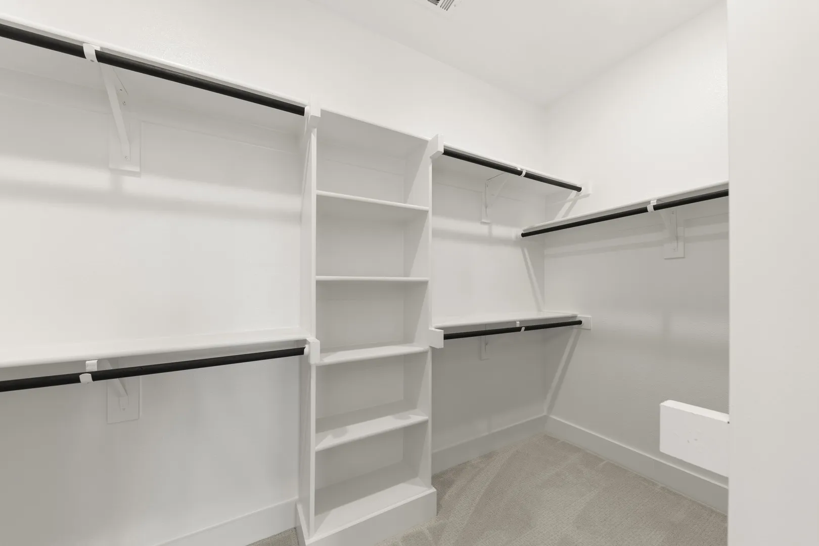 23. 513 Bristle - Closet