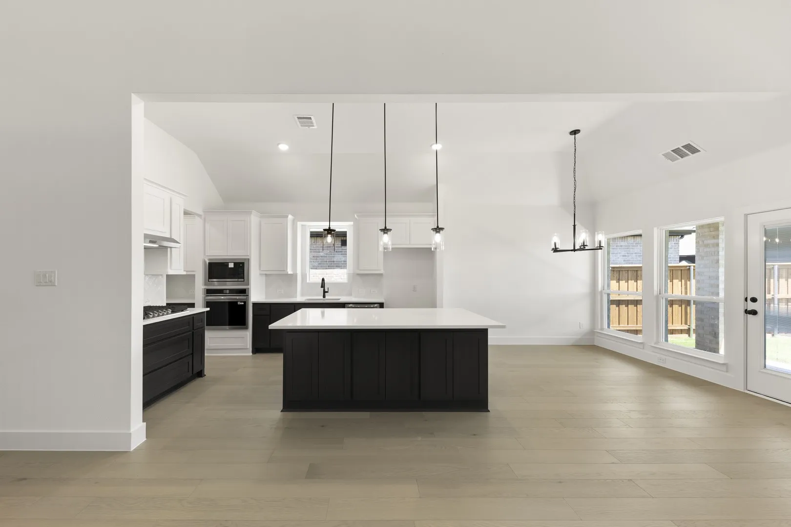 08. 513 Bristle - Kitchen