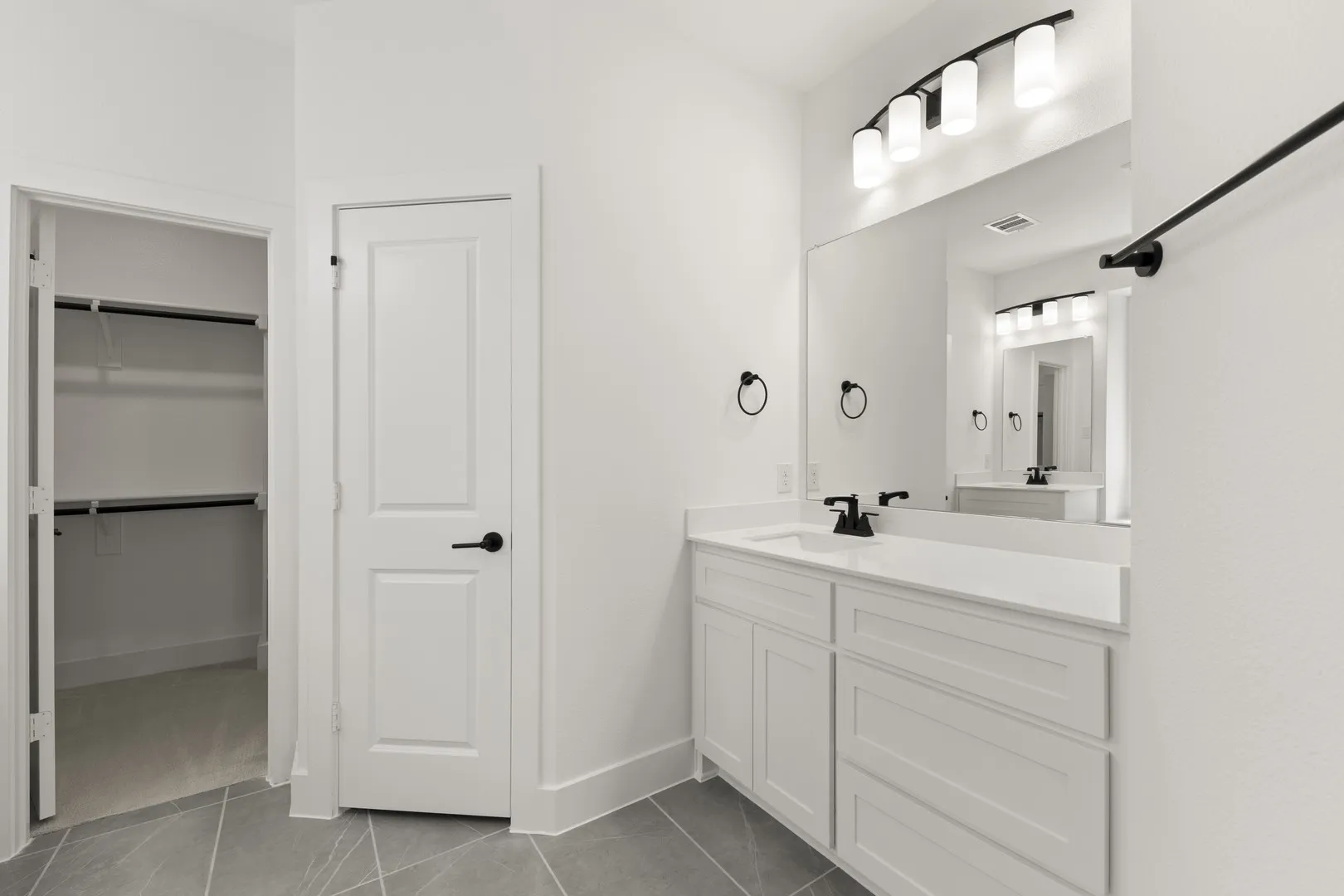 21. 513 Bristle - Bath (3)