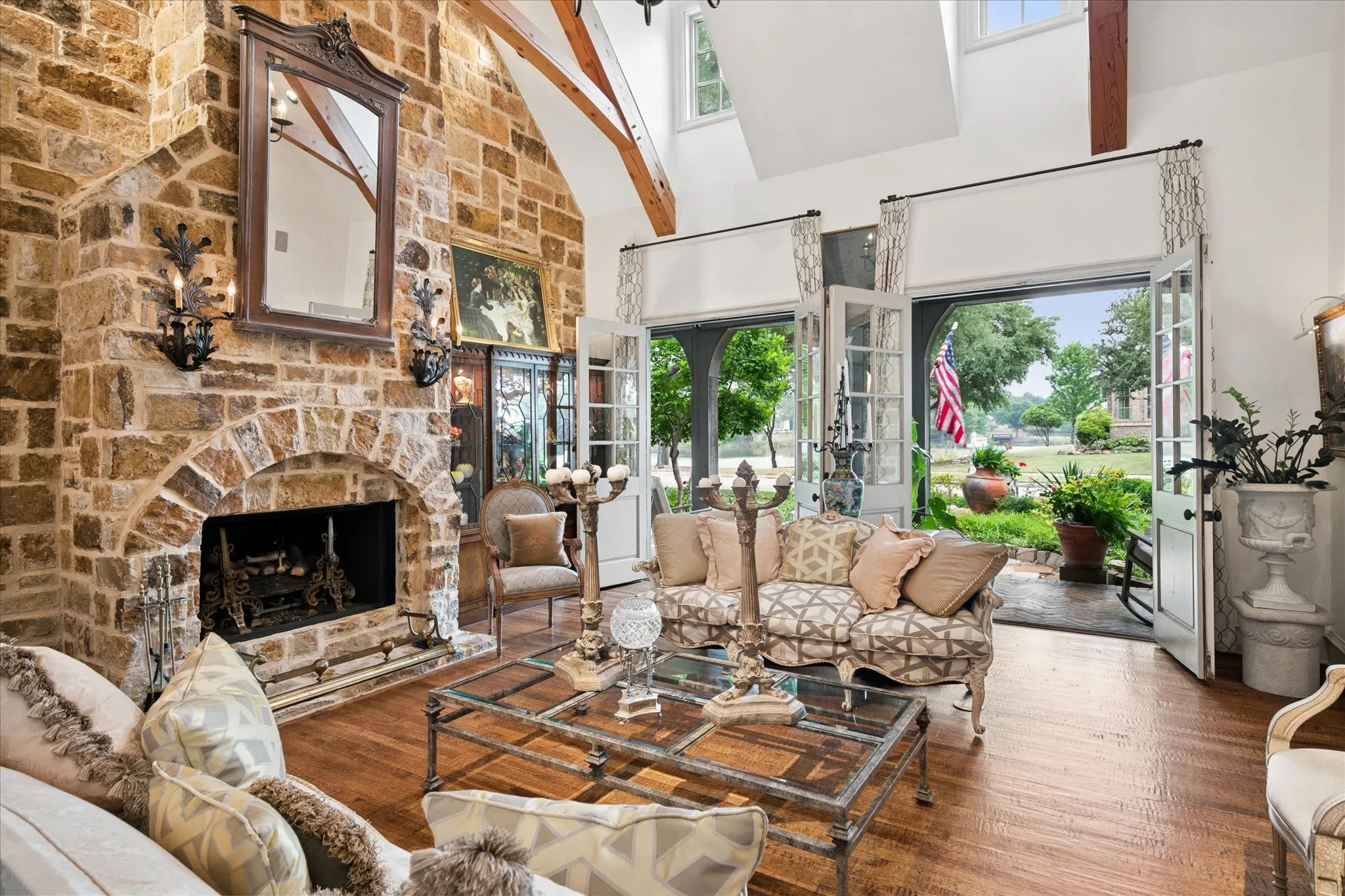 Let the outdoor in! Views of the Lake