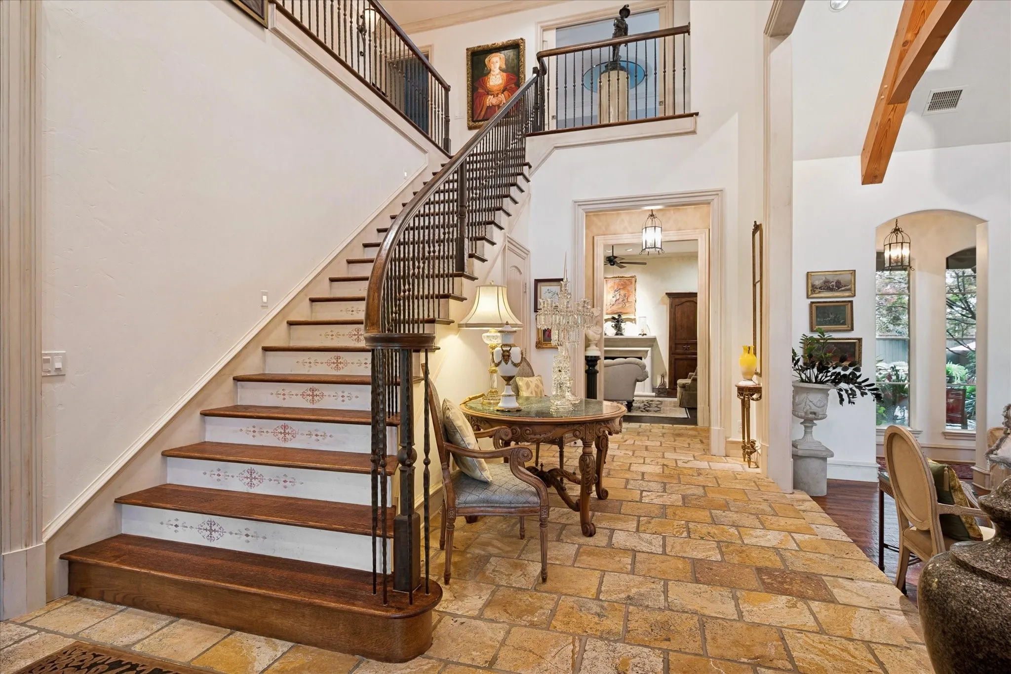 Open concept Entry