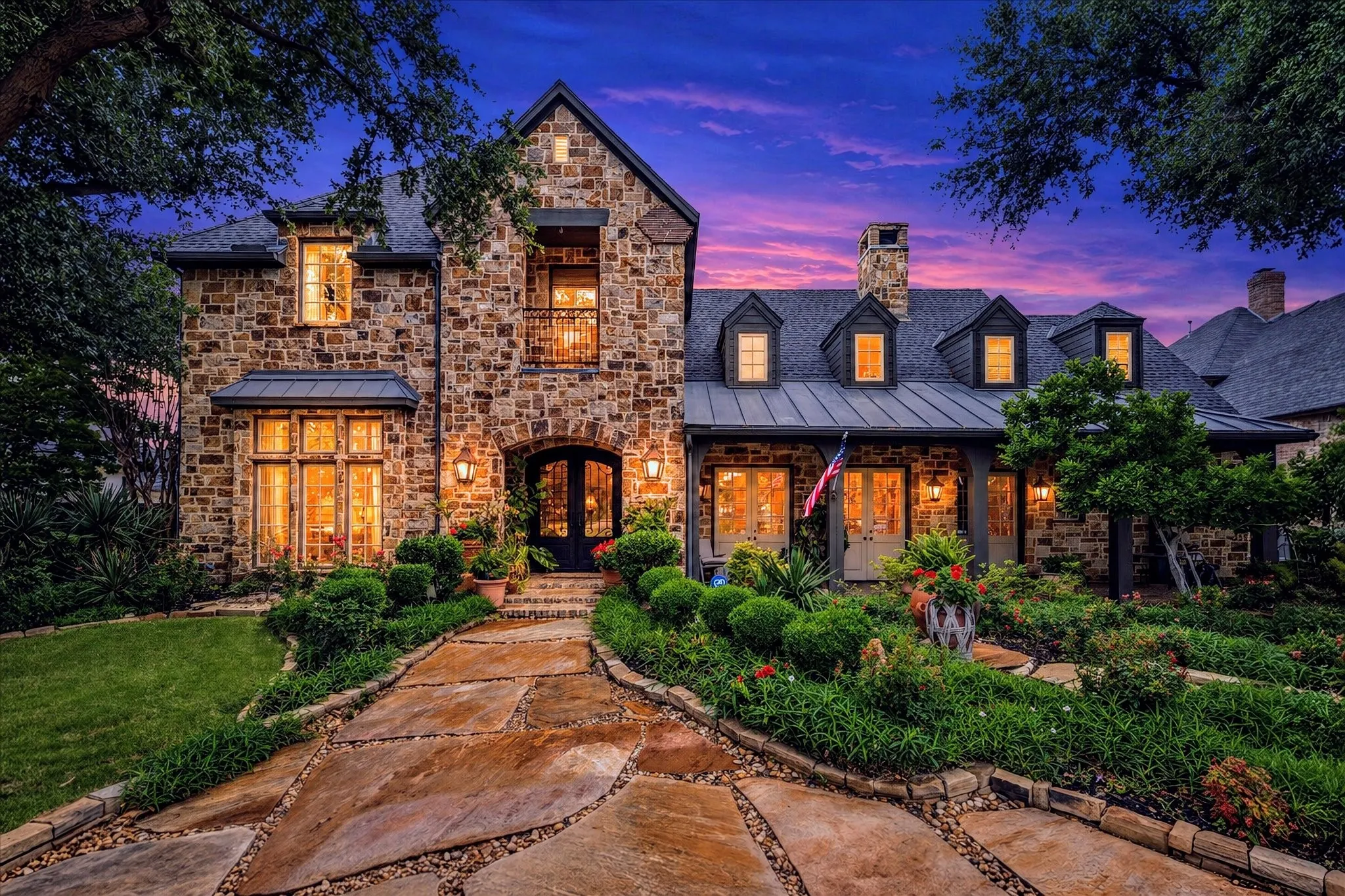 Single Family Residence For Sale in Collin County , 5332 Longvue Drive, Frisco, Texas 75034, 4 Bedroom, 6 Bathroom, 3 Garage spaces, 5,292 Sqft, built in 1999, mls#21252077, Real Estate Agent in Frisco, Homes For Sale in Collin county, Homes For Sale in Frisco, Realtor in Frisco Texas, Real Estate Brokerage Independent Realty Texas, Luminita Cordes Realtor