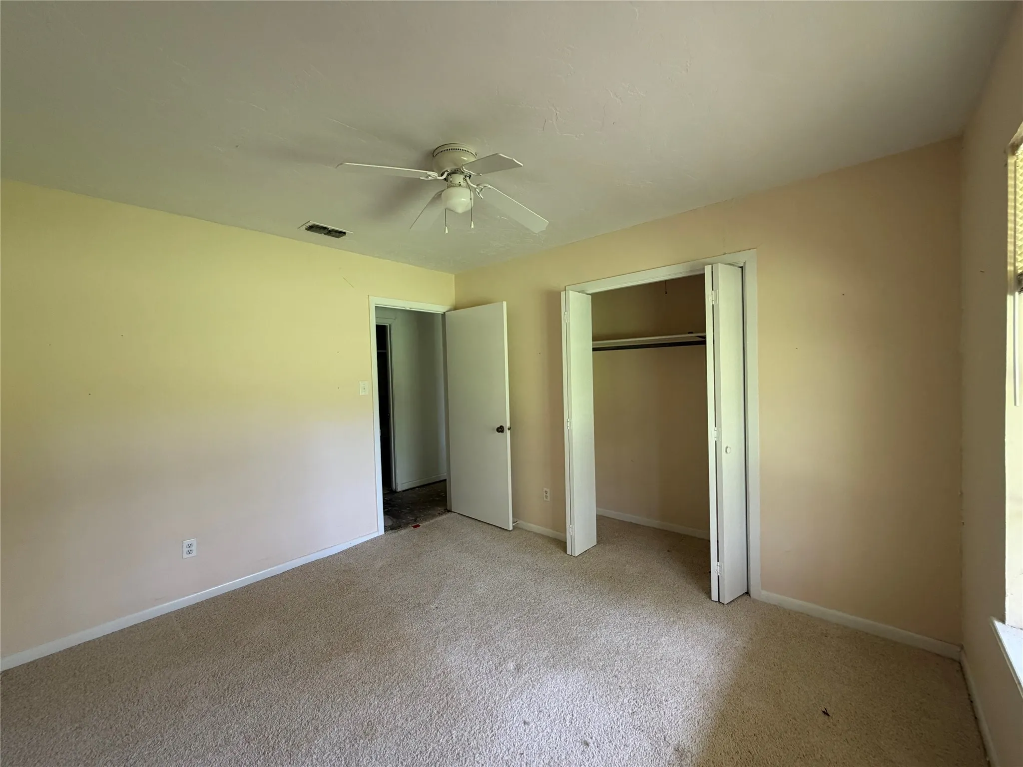 Single Family Residence For Sale in Houston County , 410 Fm 3313, Crockett, Texas 75835, 3 Bedroom, 2 Bathroom, Garage spaces, 1,992 Sqft, built in 1975, mls#21257131, Real Estate Agent in Crockett, Homes For Sale in Houston county, Homes For Sale in Crockett, Realtor in Crockett Texas, Real Estate Brokerage Independent Realty Texas, Luminita Cordes Realtor