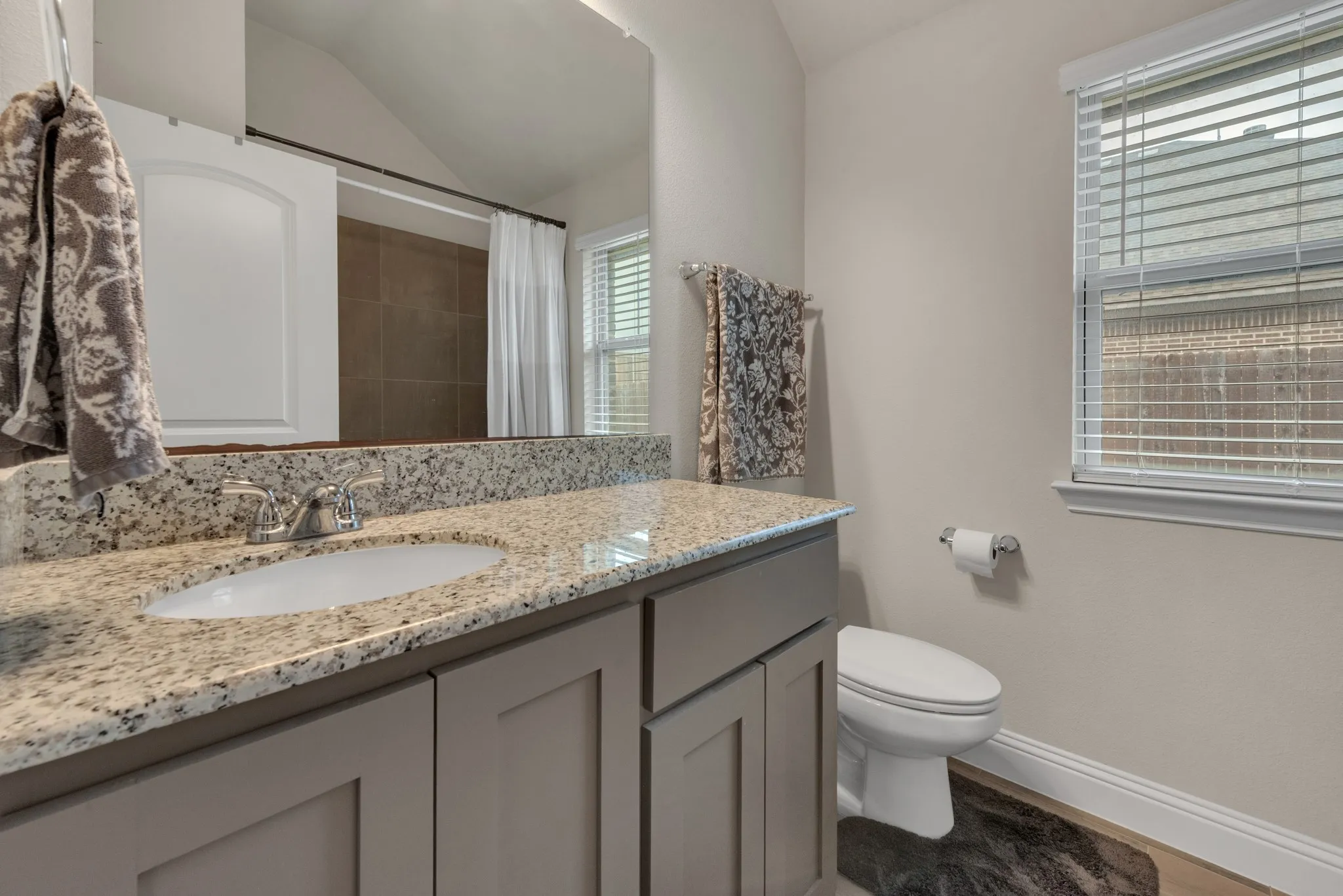 Single Family Residence For Sale in Denton County , 1418 Wagon Wheel Way, Krum, Texas 76249, 3 Bedroom, 2 Bathroom, 2 Garage spaces, 1,964 Sqft, built in 2019, mls#21256089, Real Estate Agent in Krum, Homes For Sale in Denton county, Homes For Sale in Krum, Realtor in Krum Texas, Real Estate Brokerage Independent Realty Texas, Luminita Cordes Realtor