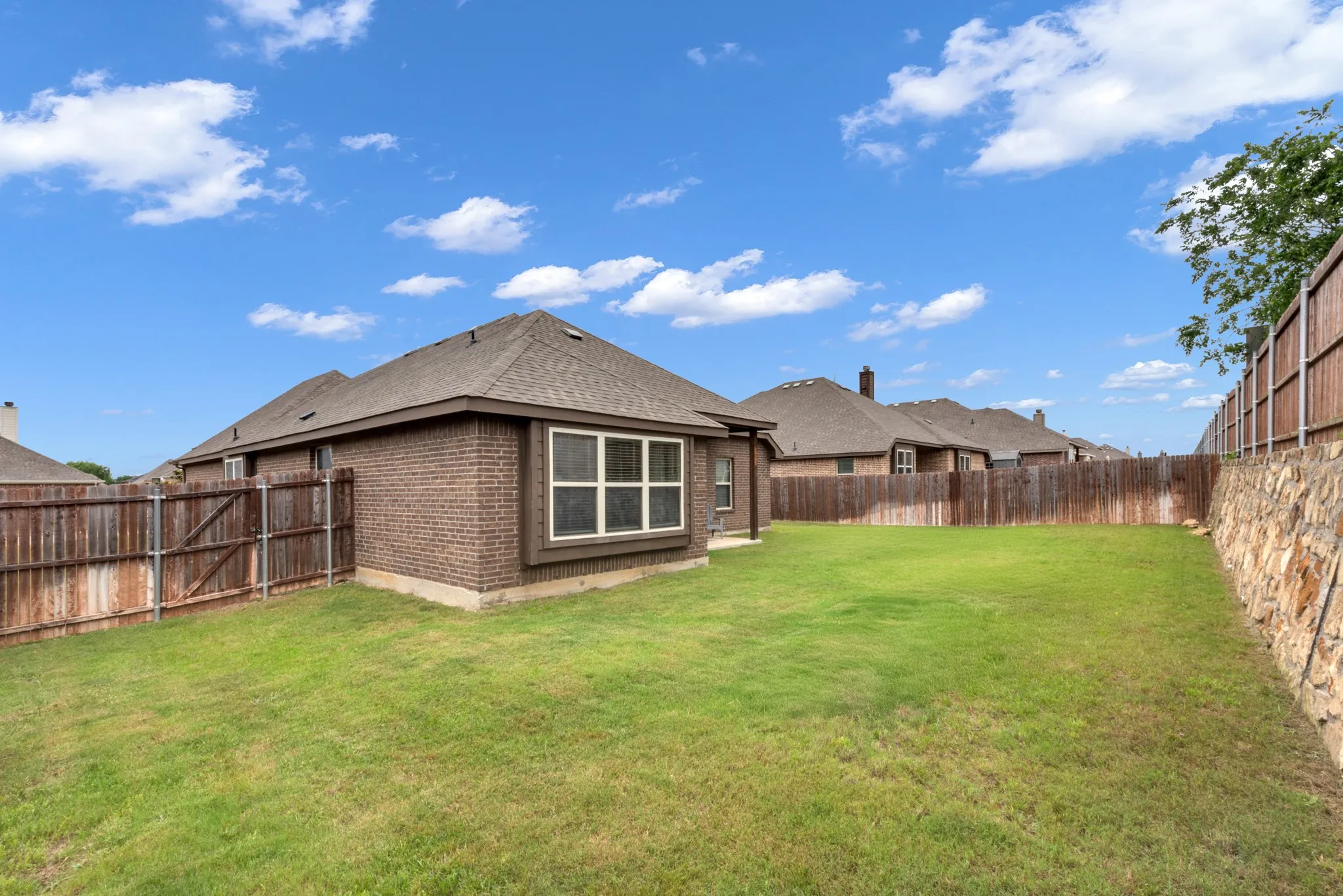 Single Family Residence For Sale in Denton County , 1418 Wagon Wheel Way, Krum, Texas 76249, 3 Bedroom, 2 Bathroom, 2 Garage spaces, 1,964 Sqft, built in 2019, mls#21256089, Real Estate Agent in Krum, Homes For Sale in Denton county, Homes For Sale in Krum, Realtor in Krum Texas, Real Estate Brokerage Independent Realty Texas, Luminita Cordes Realtor