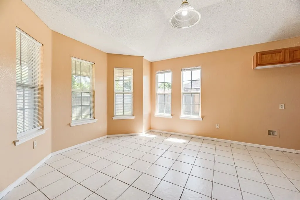 Single Family Residence For Sale in Dallas County , 1019 Balkan Drive, Lancaster, Texas 75134, 4 Bedrooms, 2 Bathrooms, 2 Garage spaces, 1,747 Sqft, built in 2002, Preowned, Price $284,900, mls#21256301, Real Estate Agent in Lancaster, Homes For Sale in Dallas county, Homes For Sale in Lancaster, Realtor in Lancaster Texas, Real Estate Brokerage Independent Realty Texas, Luminita Cordes Realtor