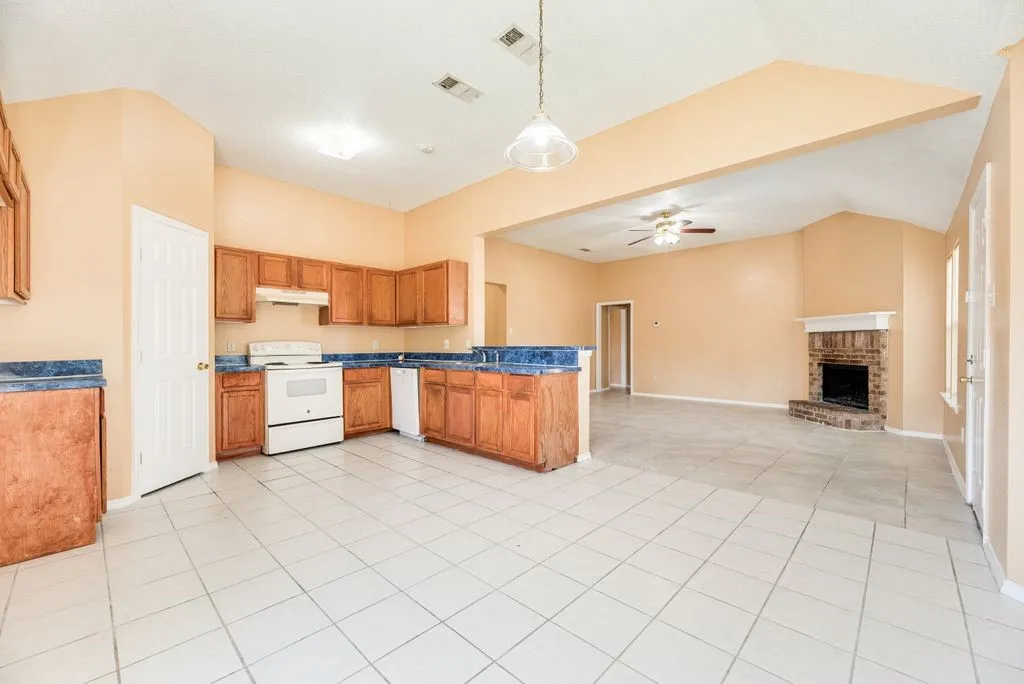 Single Family Residence For Sale in Dallas County , 1019 Balkan Drive, Lancaster, Texas 75134, 4 Bedrooms, 2 Bathrooms, 2 Garage spaces, 1,747 Sqft, built in 2002, Preowned, Price $284,900, mls#21256301, Real Estate Agent in Lancaster, Homes For Sale in Dallas county, Homes For Sale in Lancaster, Realtor in Lancaster Texas, Real Estate Brokerage Independent Realty Texas, Luminita Cordes Realtor