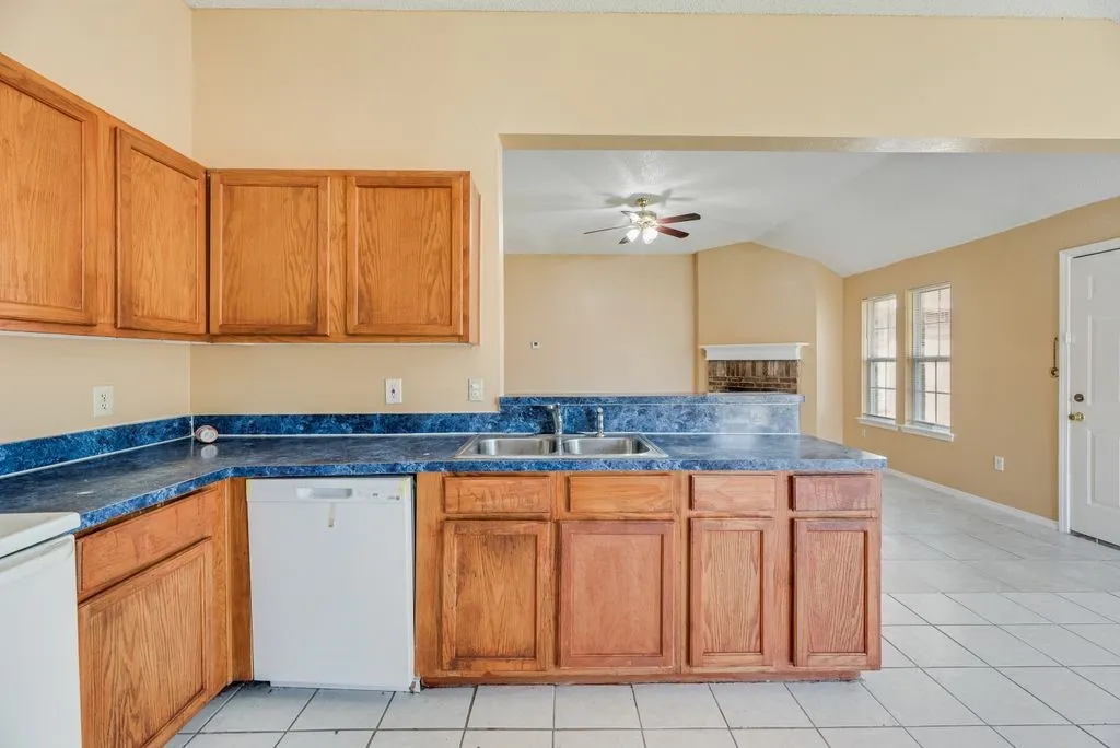 Single Family Residence For Sale in Dallas County , 1019 Balkan Drive, Lancaster, Texas 75134, 4 Bedrooms, 2 Bathrooms, 2 Garage spaces, 1,747 Sqft, built in 2002, Preowned, Price $284,900, mls#21256301, Real Estate Agent in Lancaster, Homes For Sale in Dallas county, Homes For Sale in Lancaster, Realtor in Lancaster Texas, Real Estate Brokerage Independent Realty Texas, Luminita Cordes Realtor