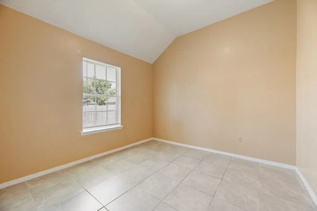 Single Family Residence For Sale in Dallas County , 1019 Balkan Drive, Lancaster, Texas 75134, 4 Bedrooms, 2 Bathrooms, 2 Garage spaces, 1,747 Sqft, built in 2002, Preowned, Price $284,900, mls#21256301, Real Estate Agent in Lancaster, Homes For Sale in Dallas county, Homes For Sale in Lancaster, Realtor in Lancaster Texas, Real Estate Brokerage Independent Realty Texas, Luminita Cordes Realtor
