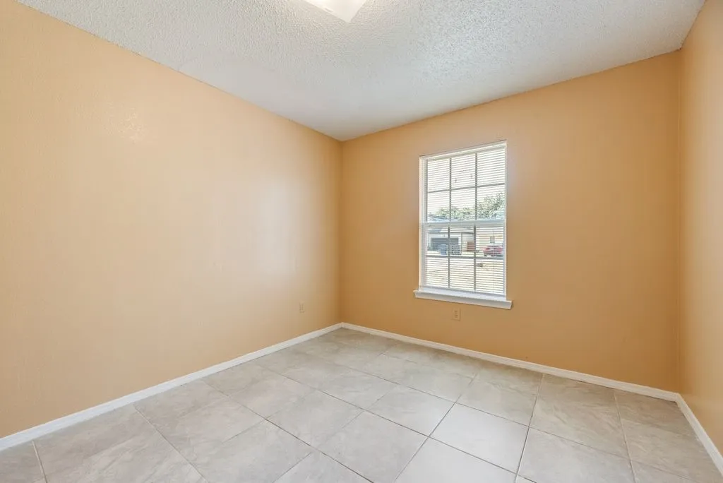 Single Family Residence For Sale in Dallas County , 1019 Balkan Drive, Lancaster, Texas 75134, 4 Bedrooms, 2 Bathrooms, 2 Garage spaces, 1,747 Sqft, built in 2002, Preowned, Price $284,900, mls#21256301, Real Estate Agent in Lancaster, Homes For Sale in Dallas county, Homes For Sale in Lancaster, Realtor in Lancaster Texas, Real Estate Brokerage Independent Realty Texas, Luminita Cordes Realtor